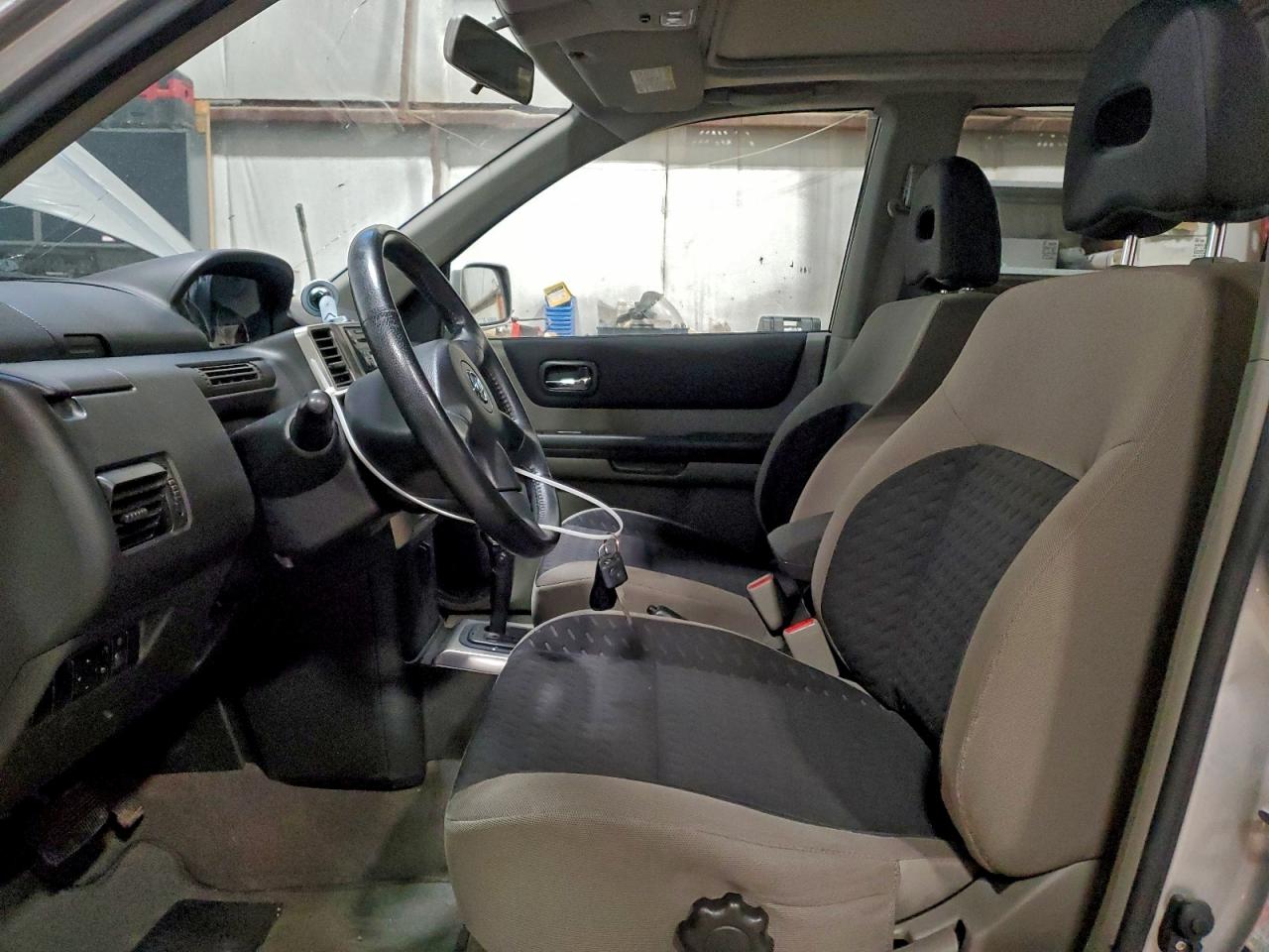 2006 Nissan X-trail Xe Серебряный vin: JN8BT08V56W203654