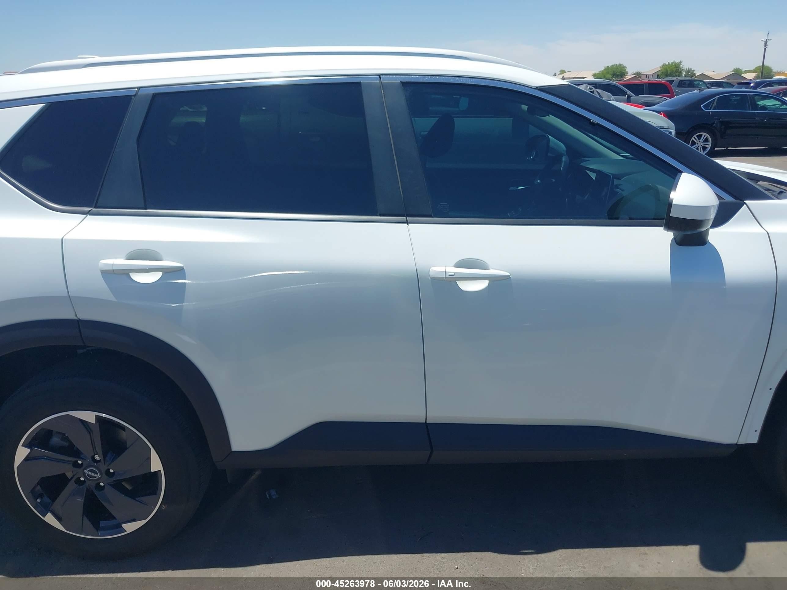 2024 Nissan Rogue Sv Fwd White vin: JN8BT3BA0RW359872