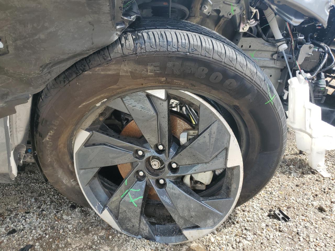 2025 Nissan Rogue Sv Серебряный vin: JN8BT3BA5SW005996 Damage: Right Front Wheel, Broken, Replacement Required