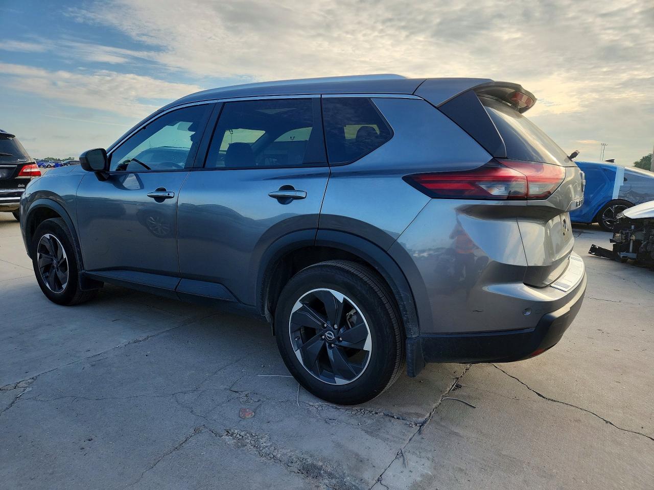 2025 Nissan Rogue Sv Gray vin: JN8BT3BAXSW003001