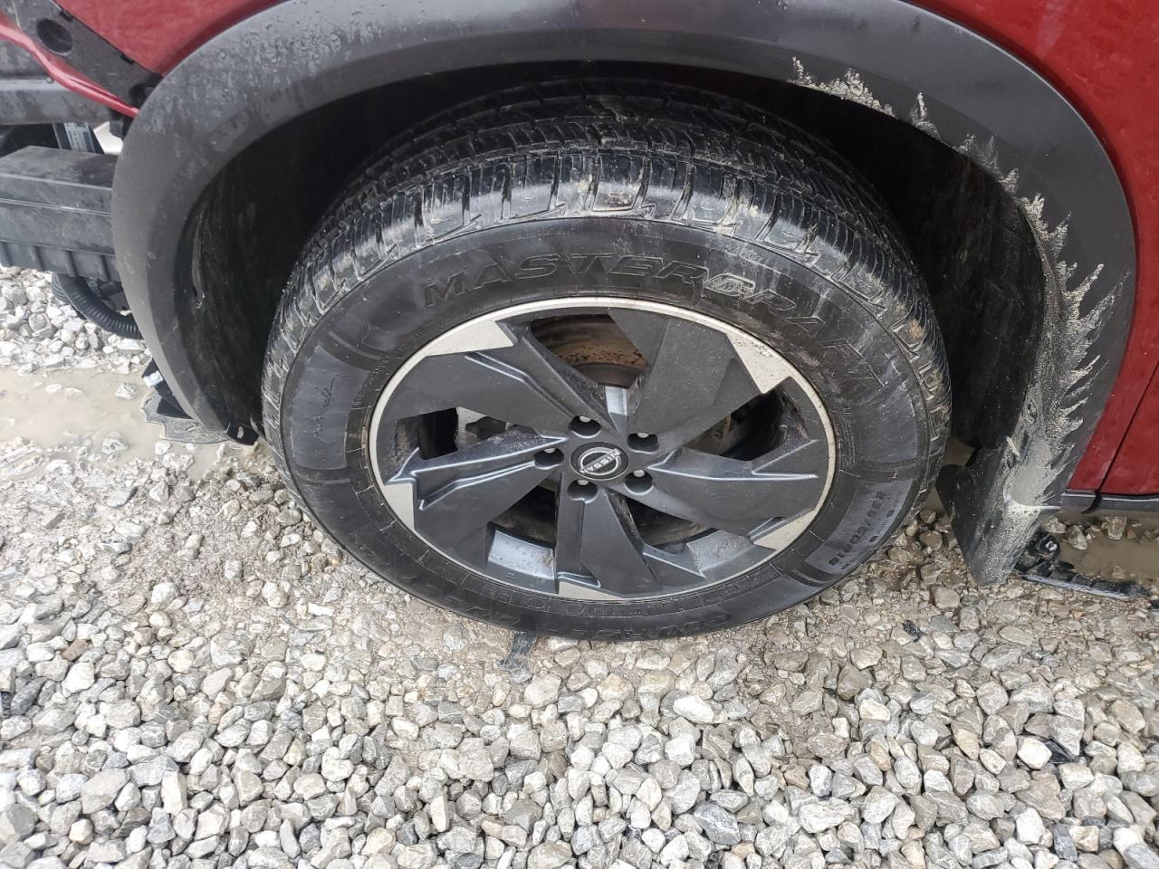 2025 Nissan Rogue Sv Red vin: JN8BT3BB7SW417961 Damage: Left Front Wheel, Curb Rash, 1/2 To 1 Inch