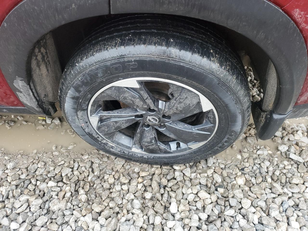 2025 Nissan Rogue Sv Red vin: JN8BT3BB7SW417961 Damage: Left Rear Tire, Worn, Replacement Required