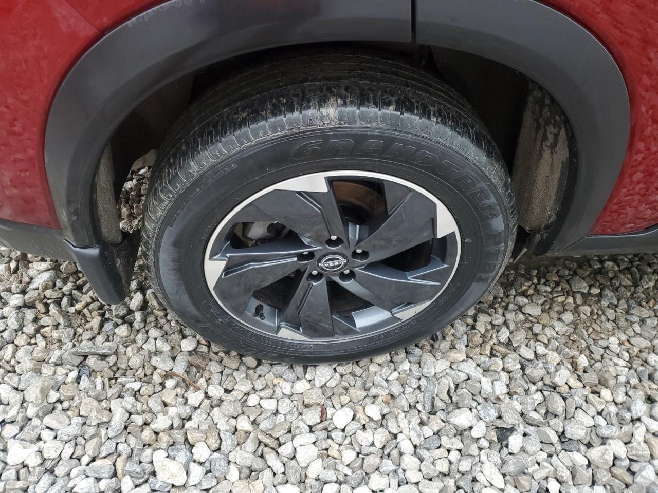 2025 Nissan Rogue Sv Red vin: JN8BT3BB7SW417961 Damage: Right Rear Tire, Worn, Replacement Required