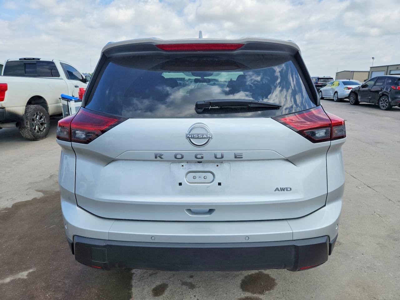 2025 Nissan Rogue Sv White vin: JN8BT3BB8SW421467