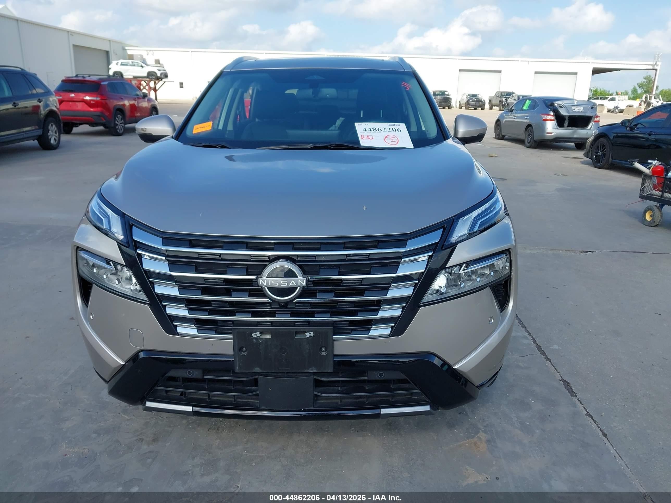 2024 Nissan Rogue Platinum Gold vin: JN8BT3DC5RW382093