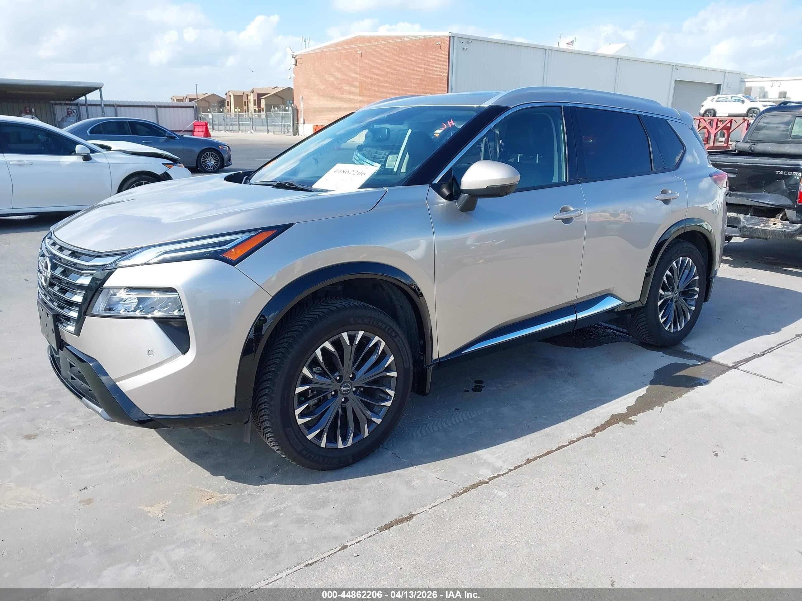 2024 Nissan Rogue Platinum Gold vin: JN8BT3DC5RW382093