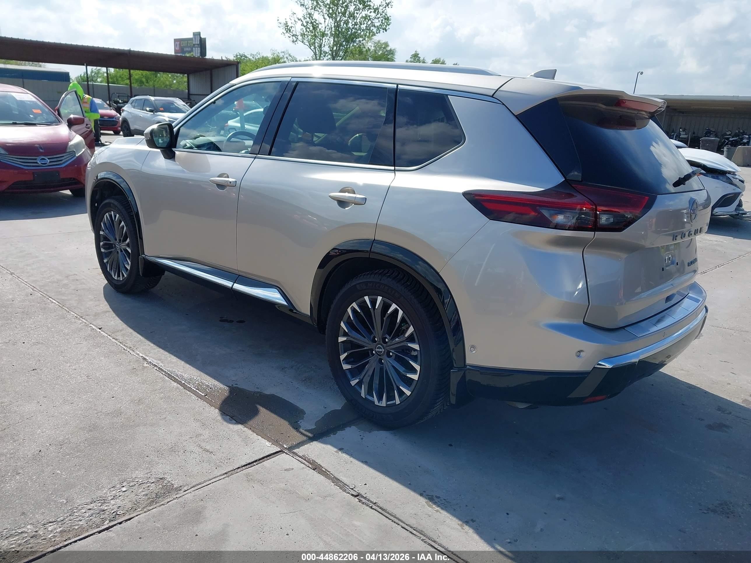 2024 Nissan Rogue Platinum Gold vin: JN8BT3DC5RW382093