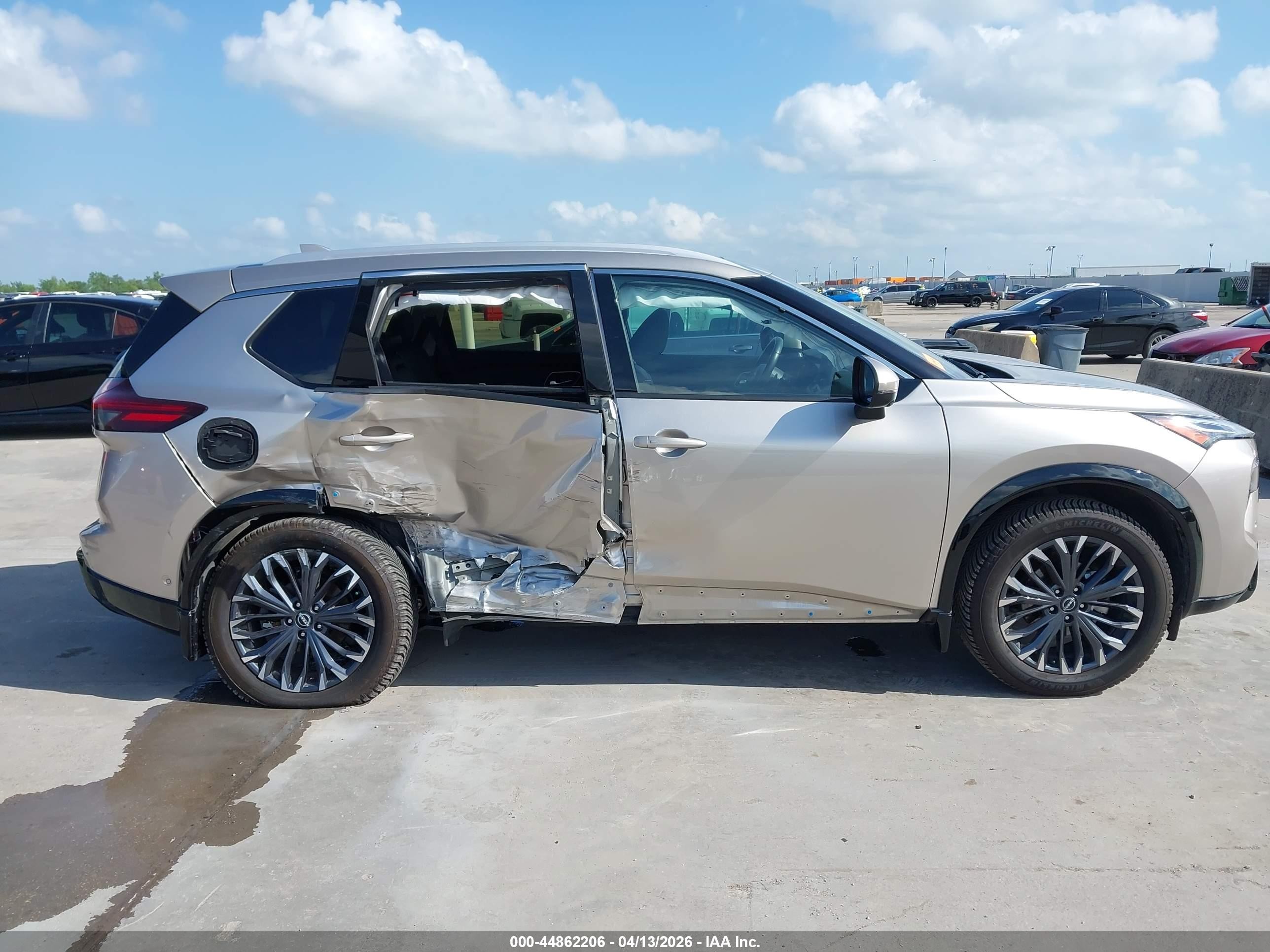 2024 Nissan Rogue Platinum Gold vin: JN8BT3DC5RW382093
