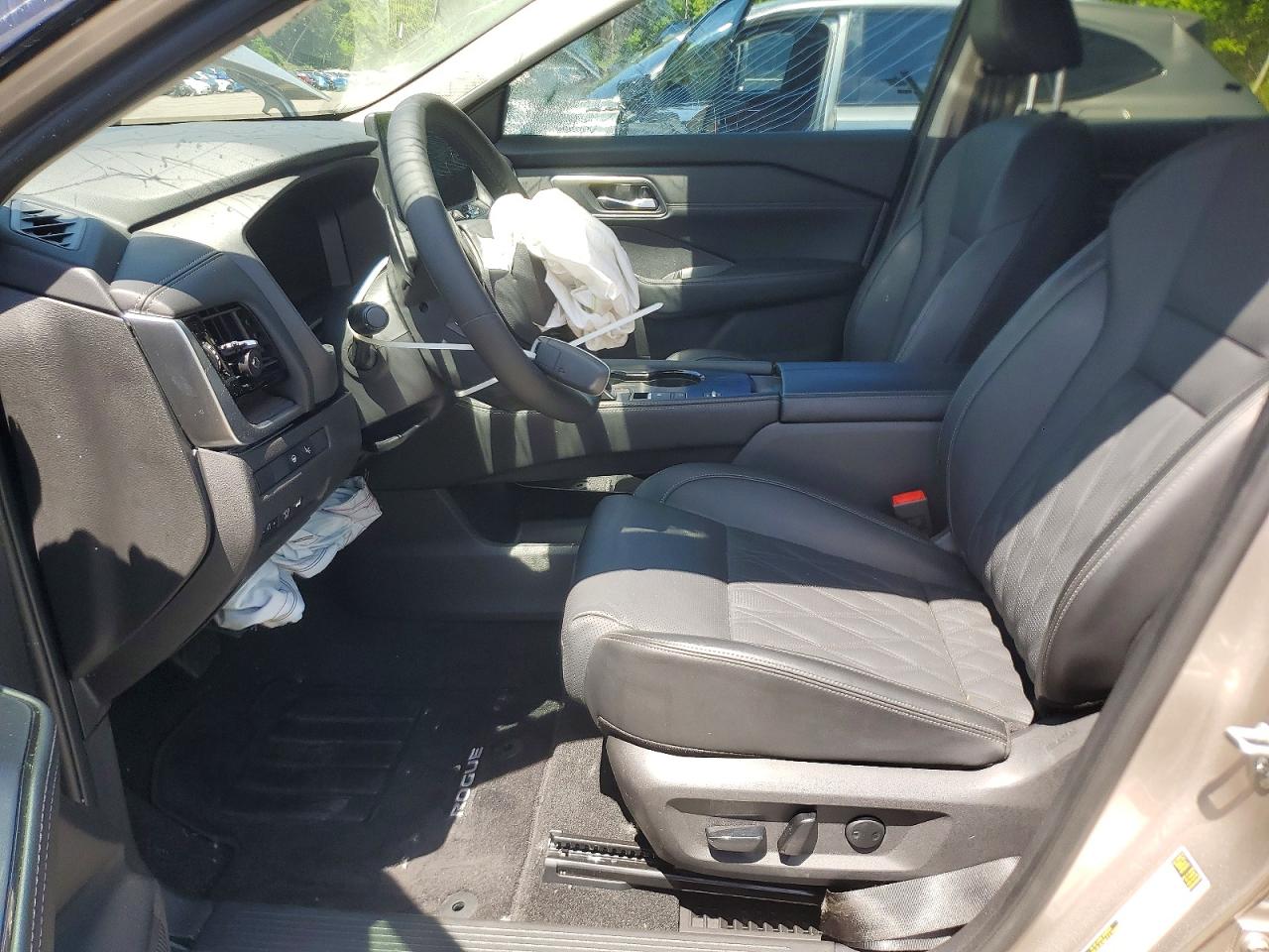 2025 Nissan Rogue Platinum Gold vin: JN8BT3DC9SW102679