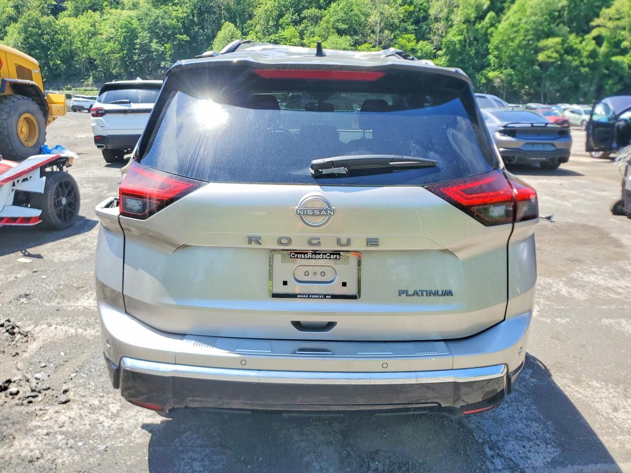 2025 Nissan Rogue Platinum Gold vin: JN8BT3DC9SW102679