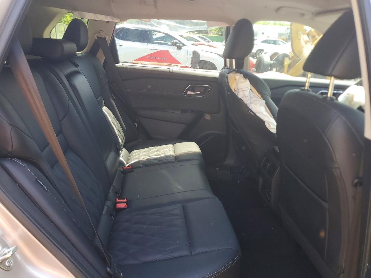 2025 Nissan Rogue Platinum Gold vin: JN8BT3DC9SW102679