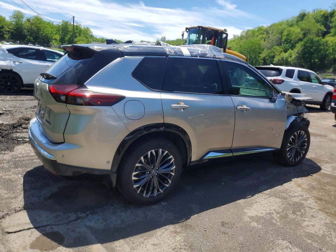 2025 Nissan Rogue Platinum Gold vin: JN8BT3DC9SW102679