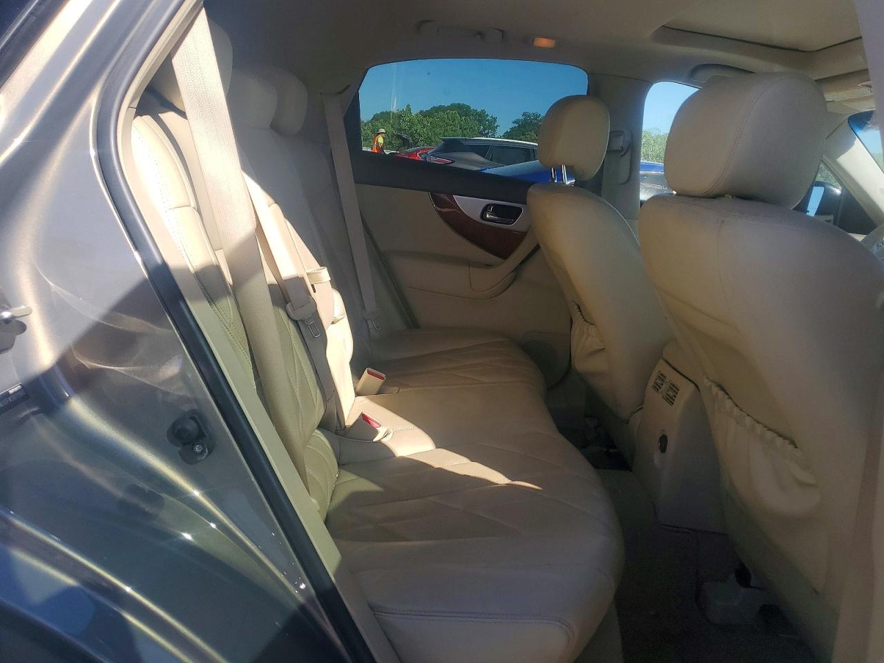 2015 Infiniti Qx70 Base Tan vin: JN8CS1MU0FM381560