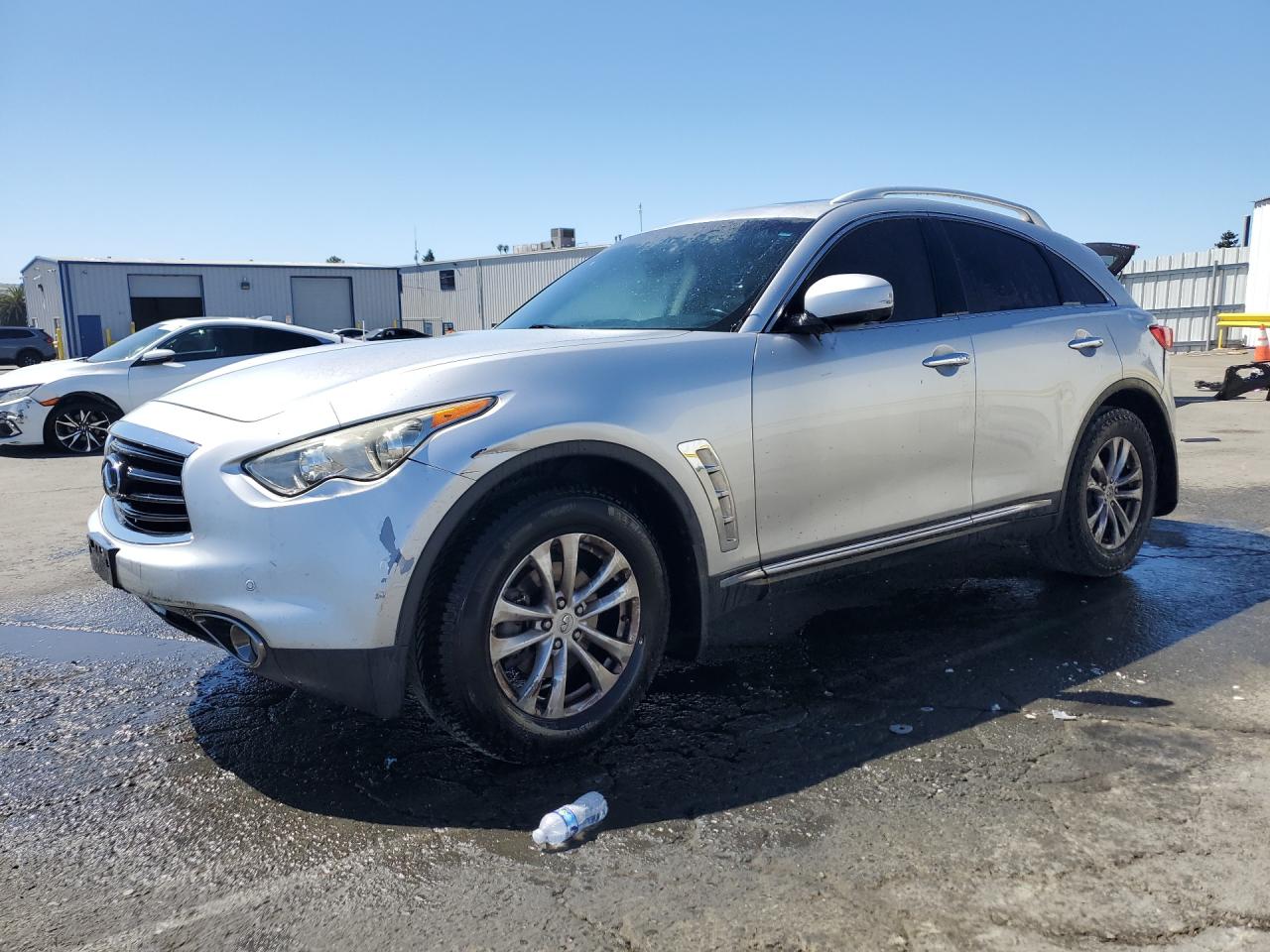 2013 Infiniti Fx37 Base Silver vin: JN8CS1MU1DM140426 Damage: Left Front Fender, Chipped, 4