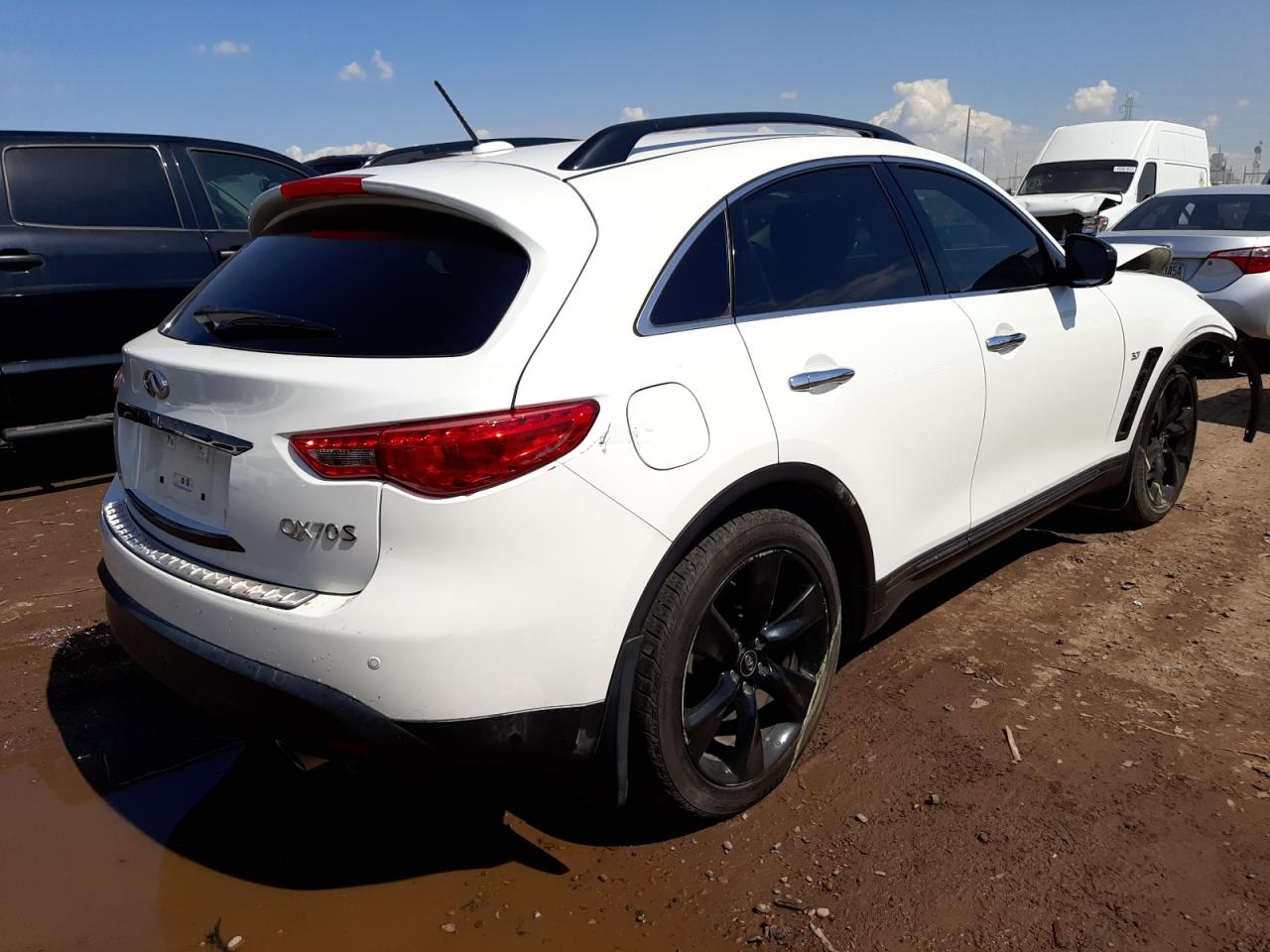 2016 Infiniti Qx70  White vin: JN8CS1MU7GM130097
