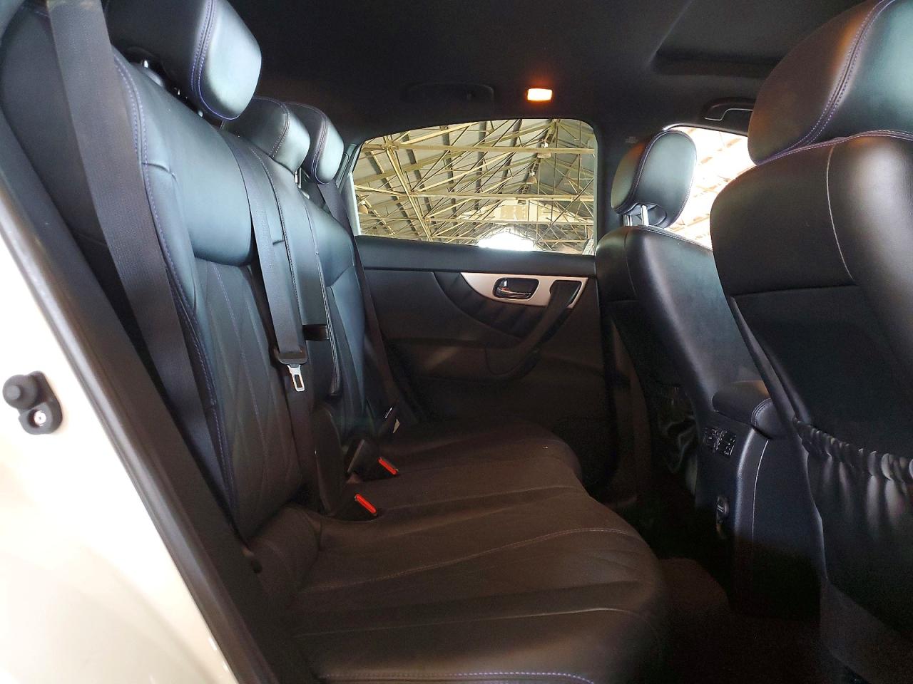 2016 Infiniti Qx70 Base White vin: JN8CS1MU7GM130097