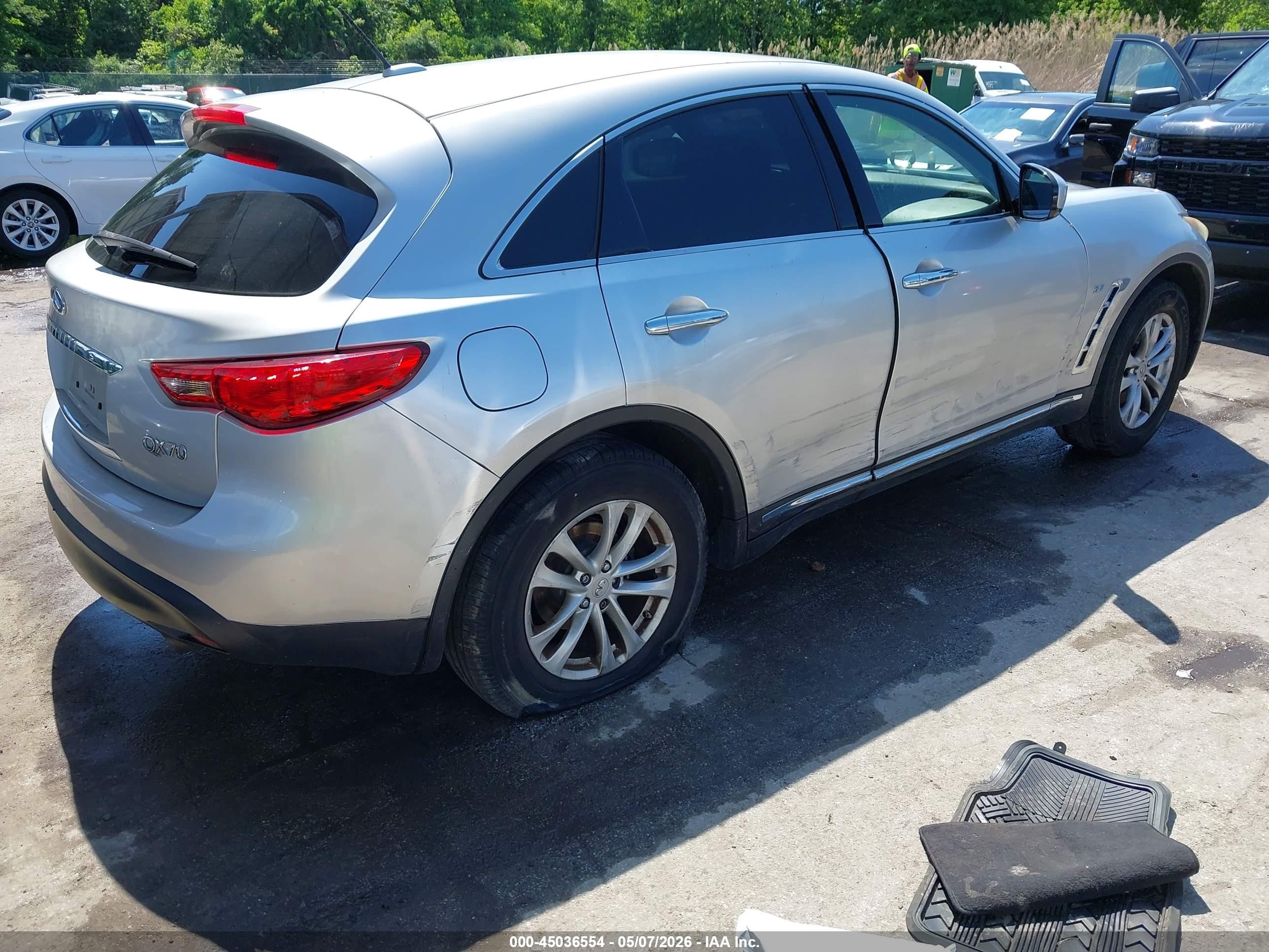 2016 Infiniti Qx70 Silver vin: JN8CS1MW2GM751328