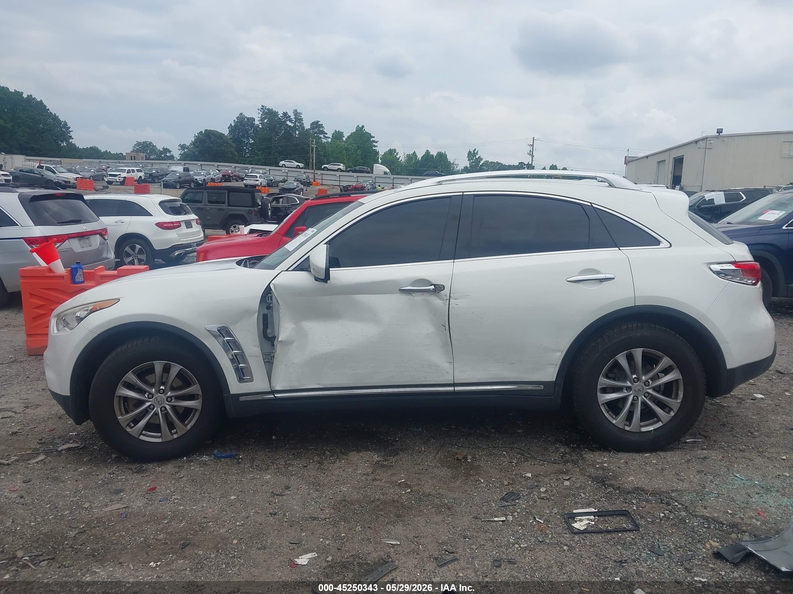 2013 Infiniti Fx37   White vin: JN8CS1MW5DM174239