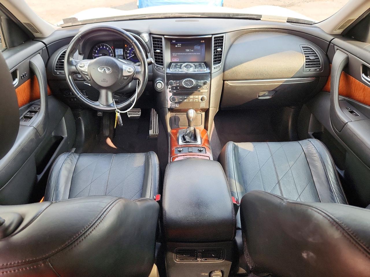 2015 Infiniti Qx70 Base White vin: JN8CS1MW7FM481625