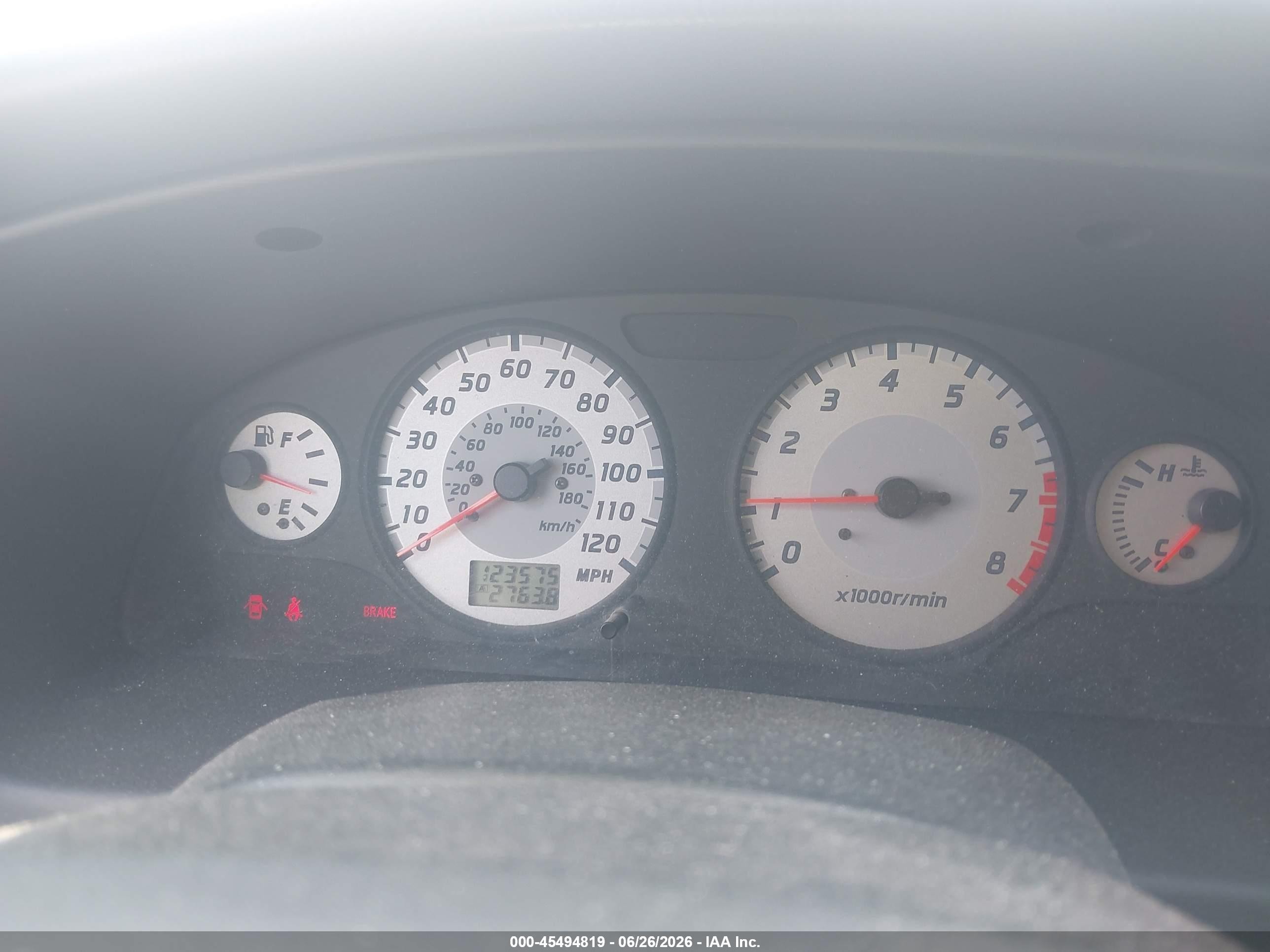 2001 Nissan Pathfinder Se Белый vin: JN8DR07X01W510667