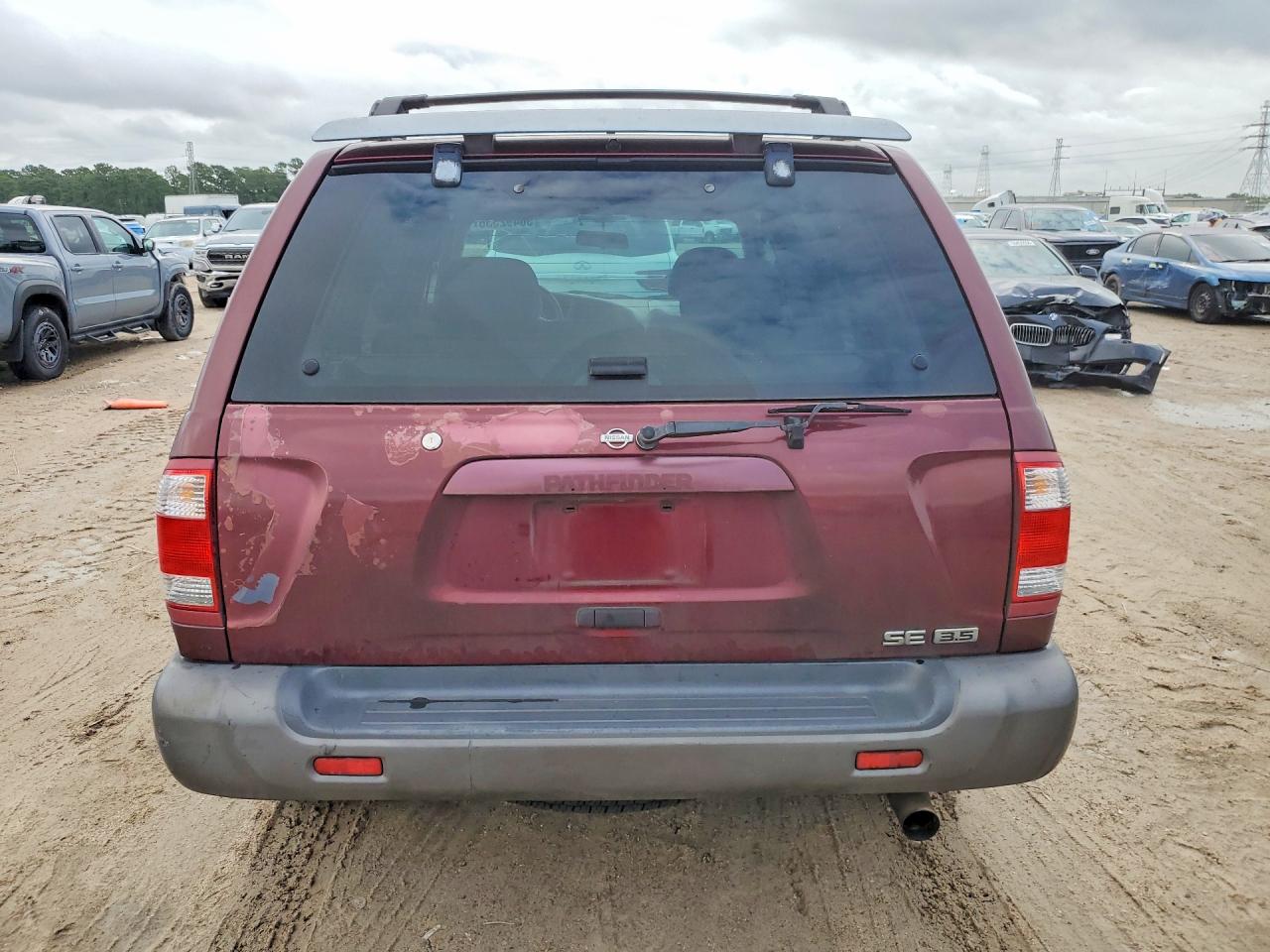 2001 Nissan Pathfinder Se Red vin: JN8DR07X11W504733