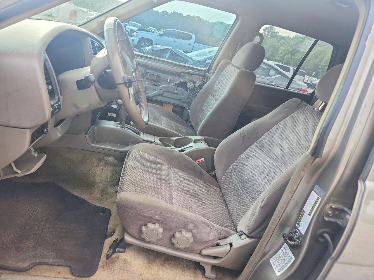 2004 Nissan Pathfinder Se Beige vin: JN8DR09X34W803707
