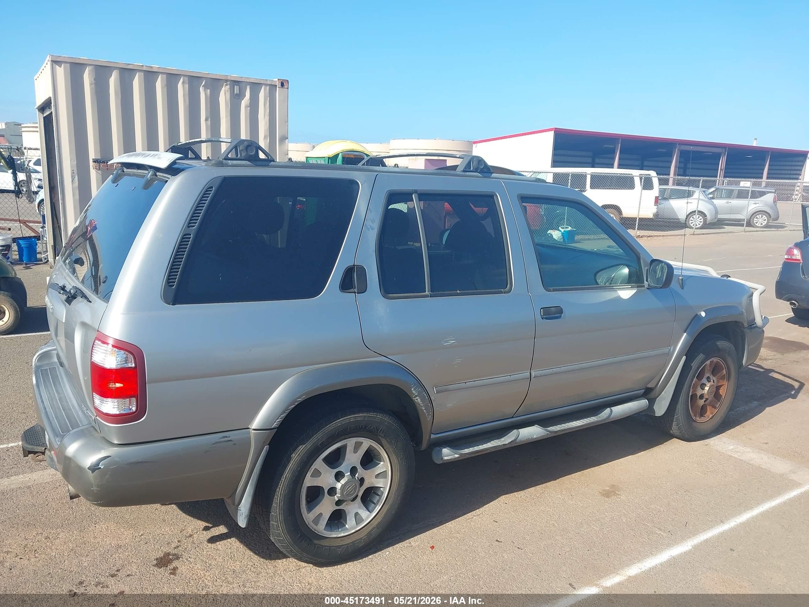 2001 Nissan Pathfinder Se Серебряный vin: JN8DR09X61W580185