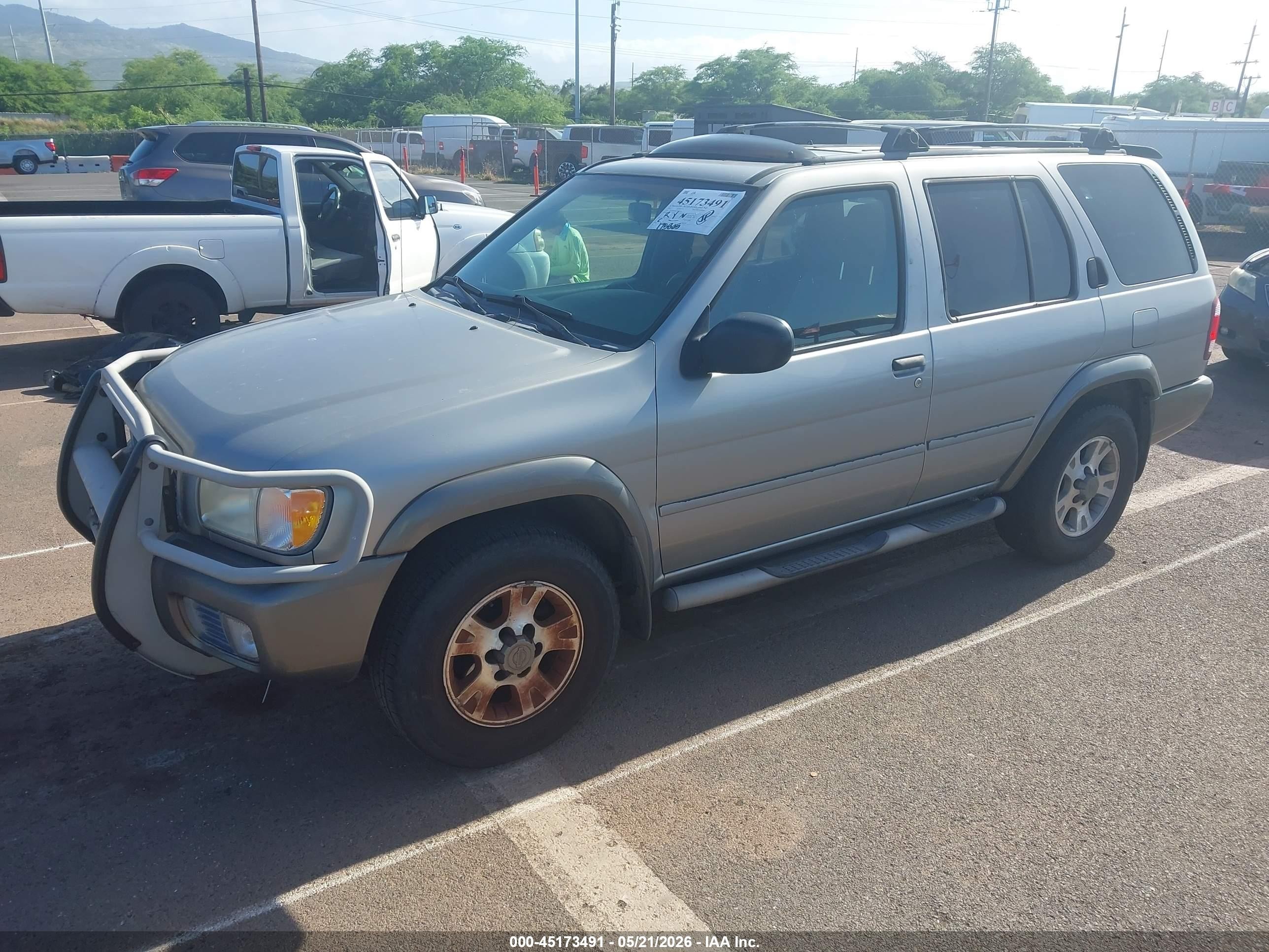 2001 Nissan Pathfinder Se Серебряный vin: JN8DR09X61W580185
