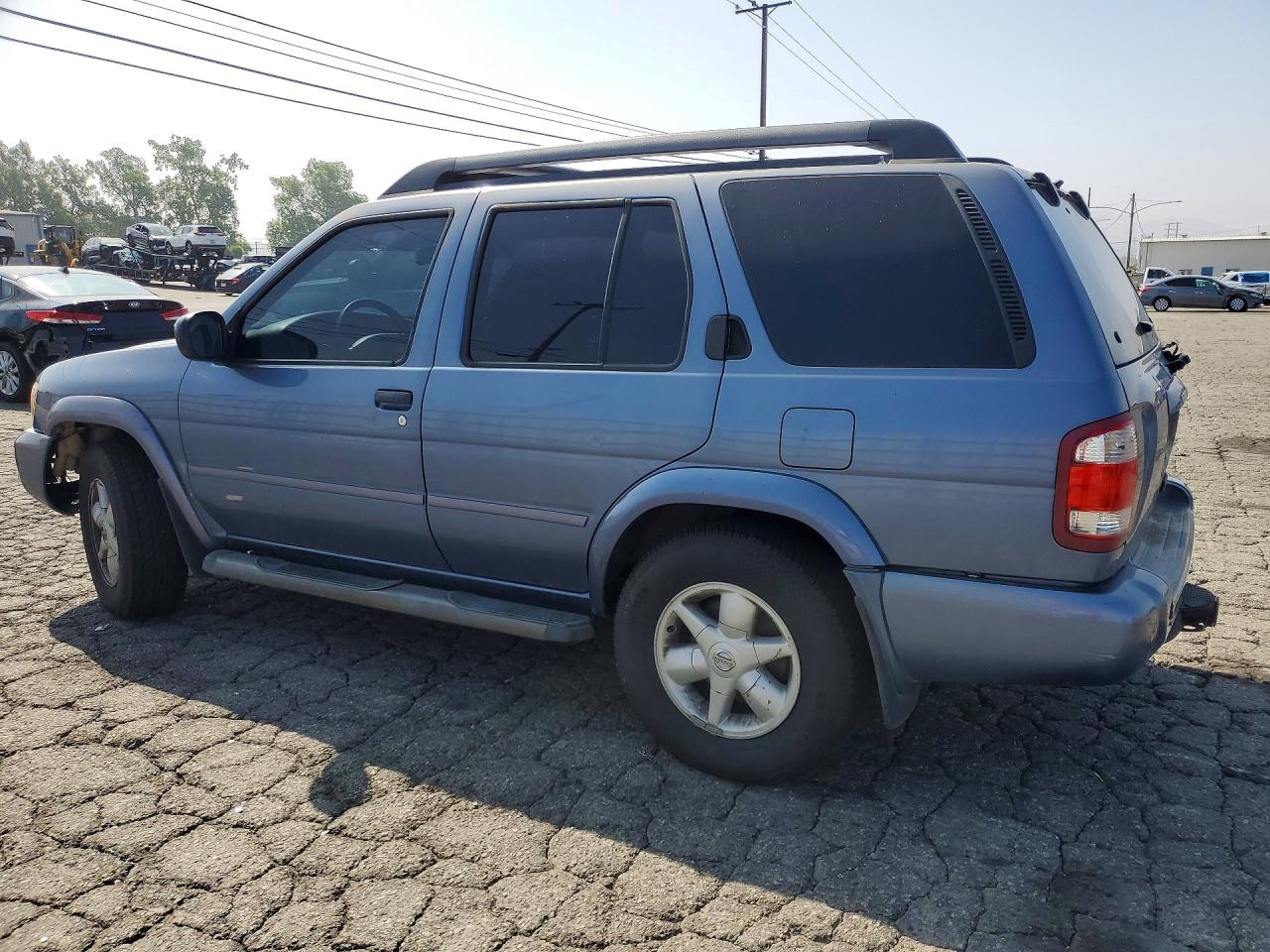 2002 Niss Pathfinder Blue vin: JN8DR09X62W652410