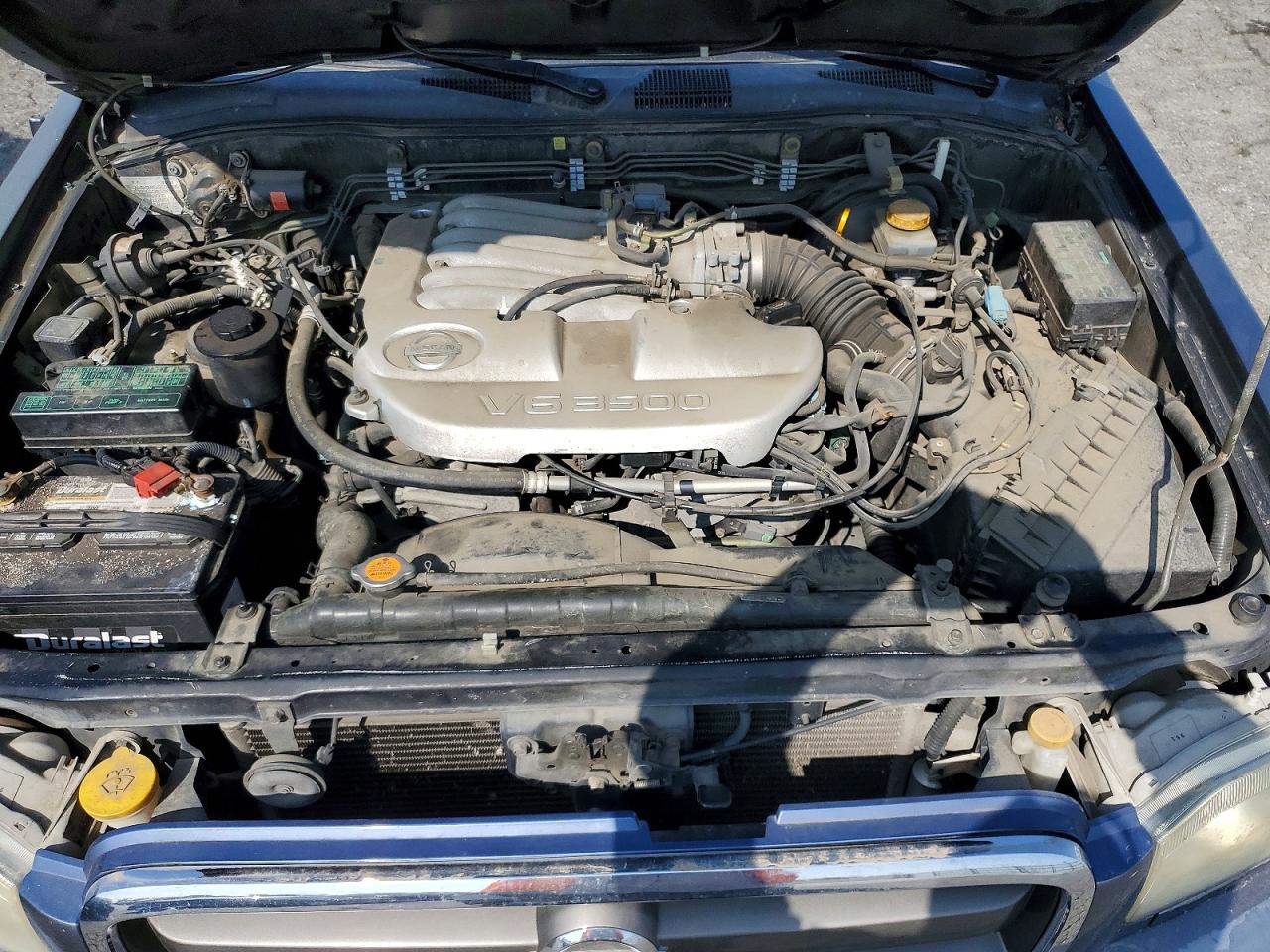 2002 Niss Pathfinder Blue vin: JN8DR09X62W652410