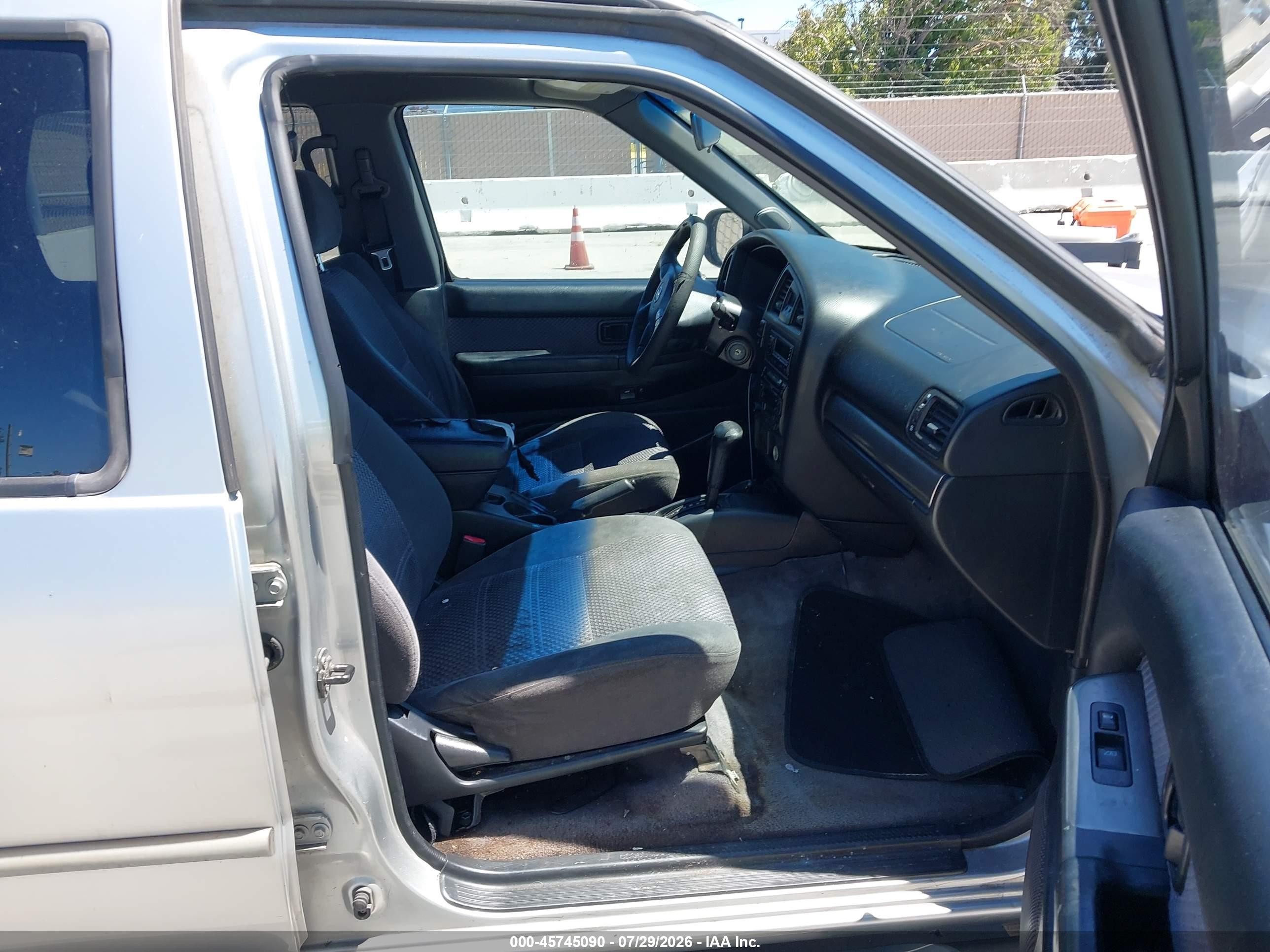 2004 Nissan Pathfinder Se Silver vin: JN8DR09X64W807900