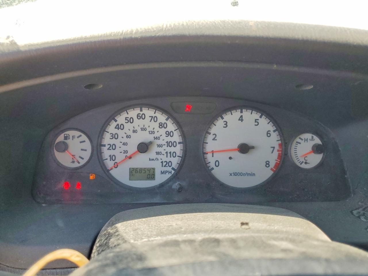 2001 Nissan Pathfinder Se Белый vin: JN8DR09X71W572323