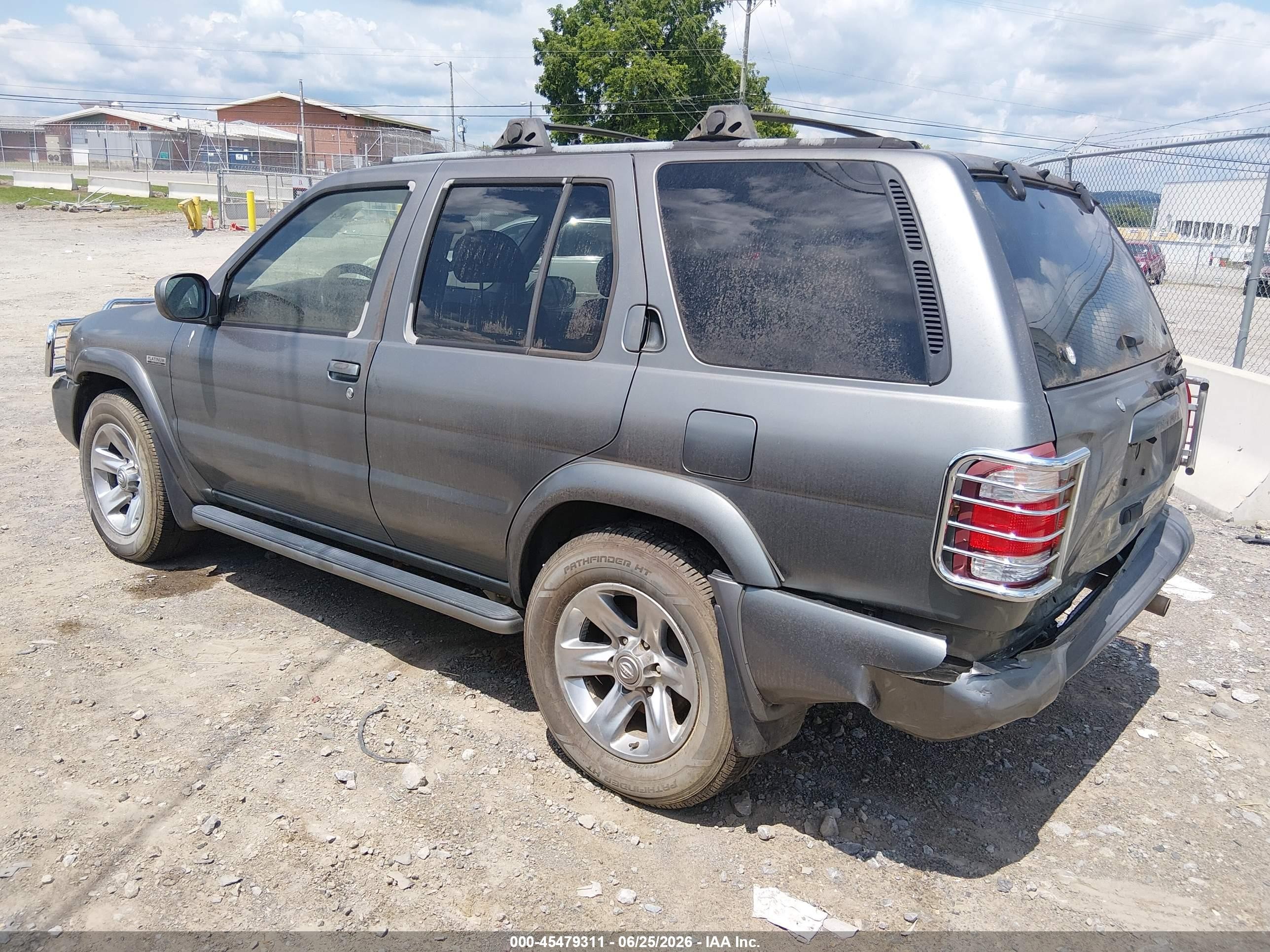 2004 Nissan Pathfinder Le Platinum Silver vin: JN8DR09X84W806084