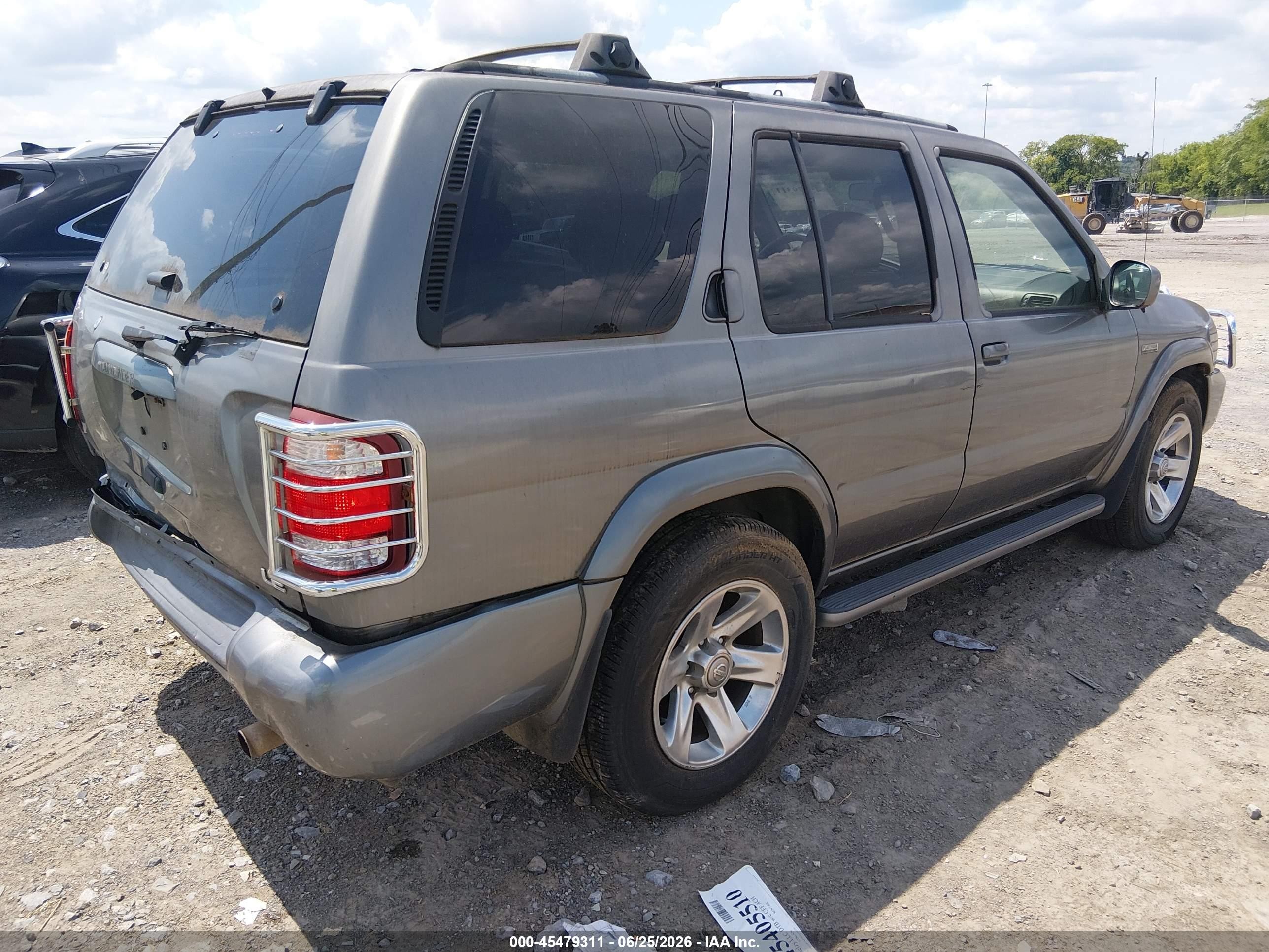 2004 Nissan Pathfinder Le Platinum Silver vin: JN8DR09X84W806084