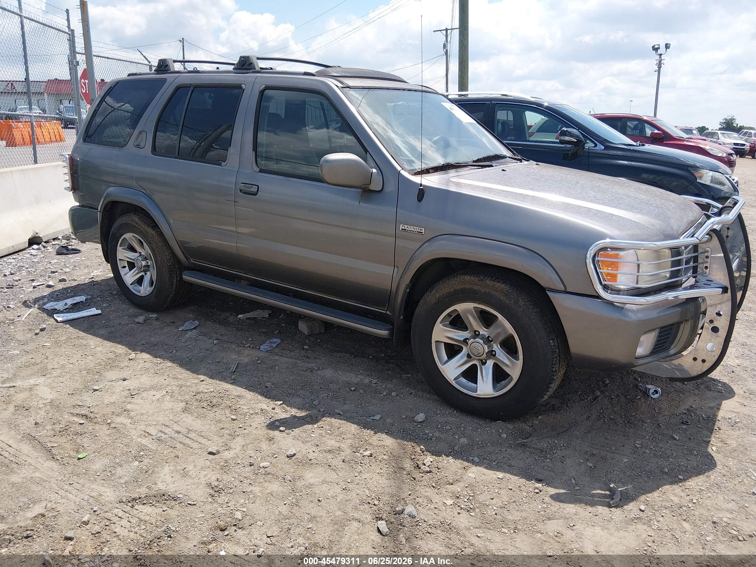 2004 Nissan Pathfinder Le Platinum Silver vin: JN8DR09X84W806084