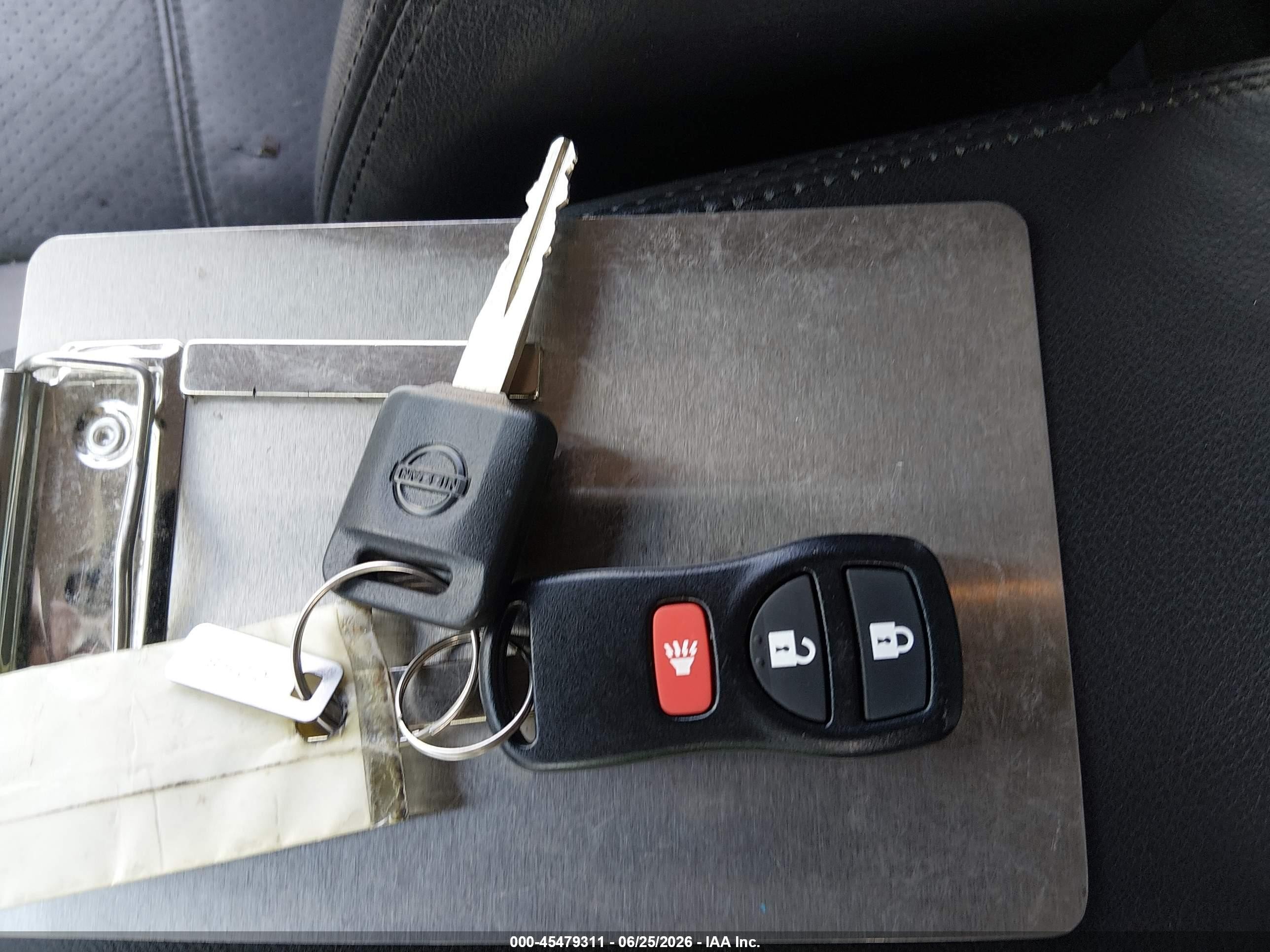 2004 Nissan Pathfinder Le Platinum Silver vin: JN8DR09X84W806084