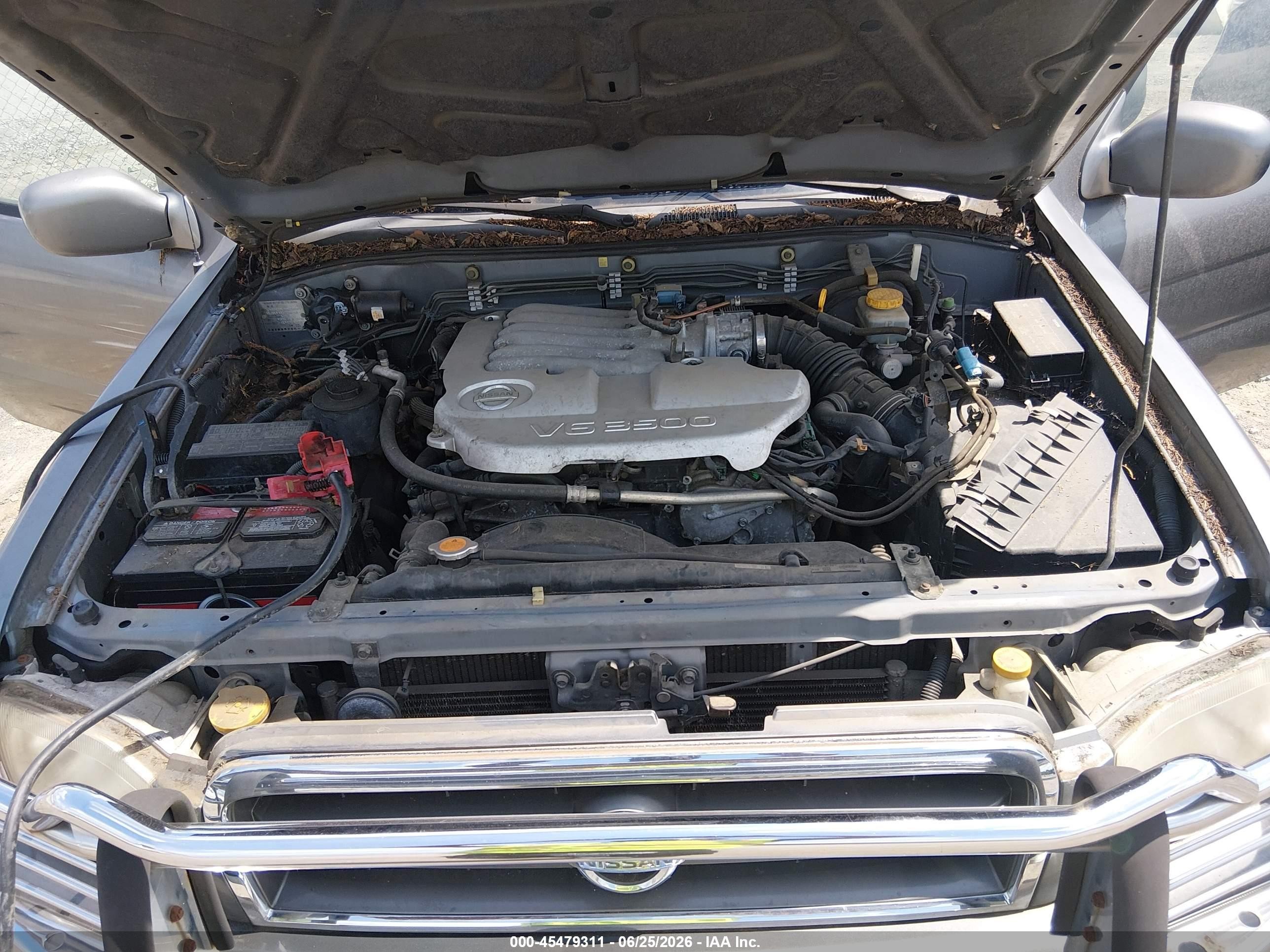 2004 Nissan Pathfinder Le Platinum Silver vin: JN8DR09X84W806084
