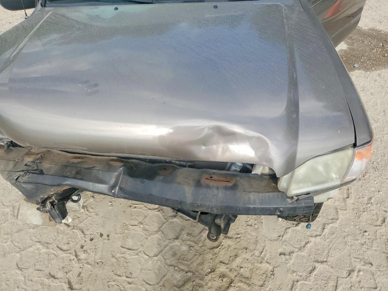 2002 Niss Pathfinder Золотой vin: JN8DR09X92W650683