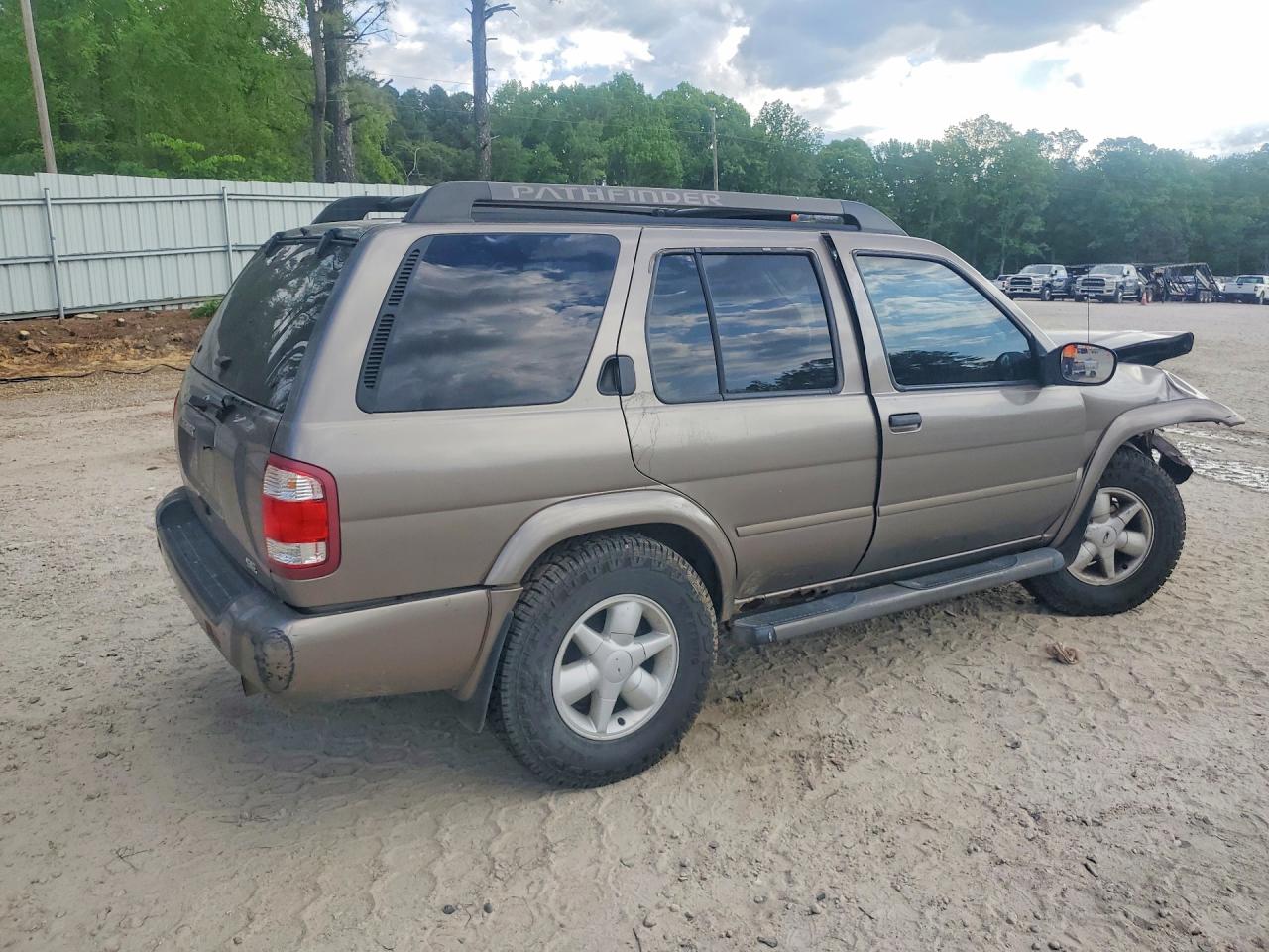 2002 Niss Pathfinder Золотой vin: JN8DR09X92W650683
