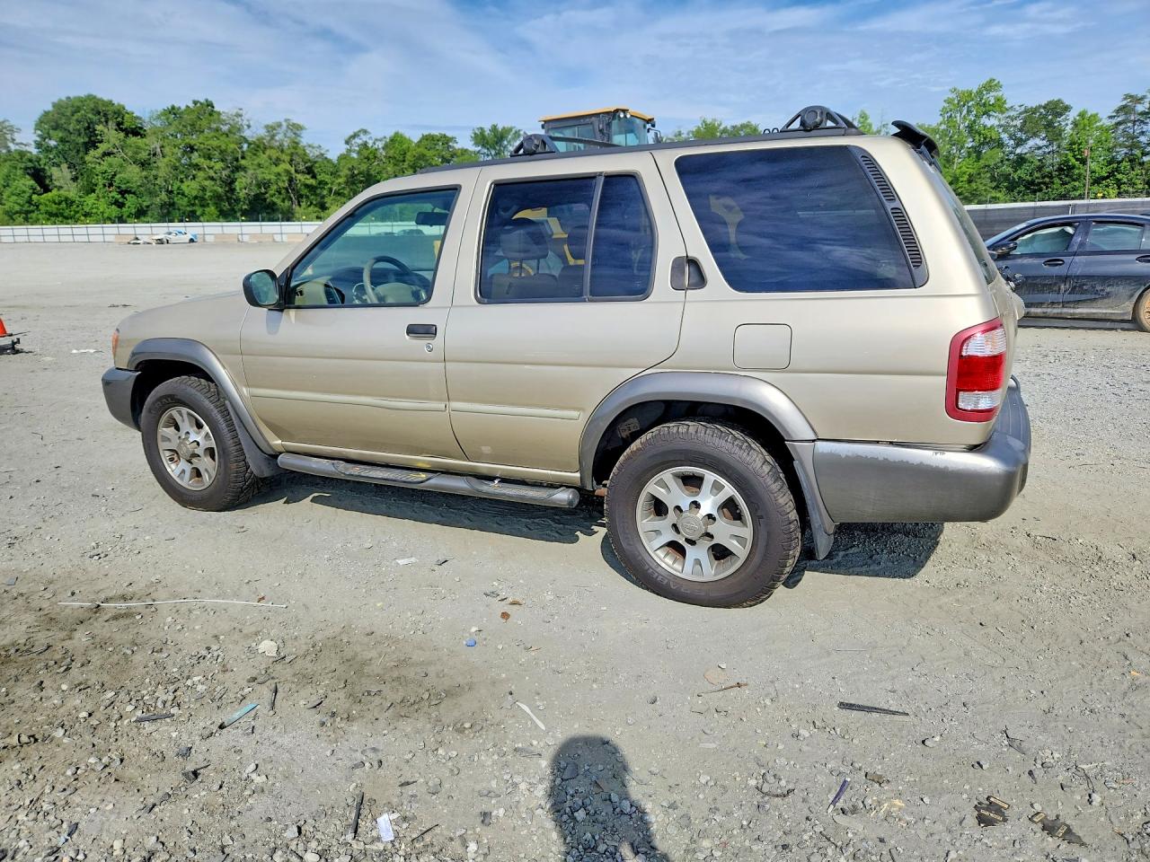 2001 Nissan Pathfinder Gold vin: JN8DR09Y11W573654