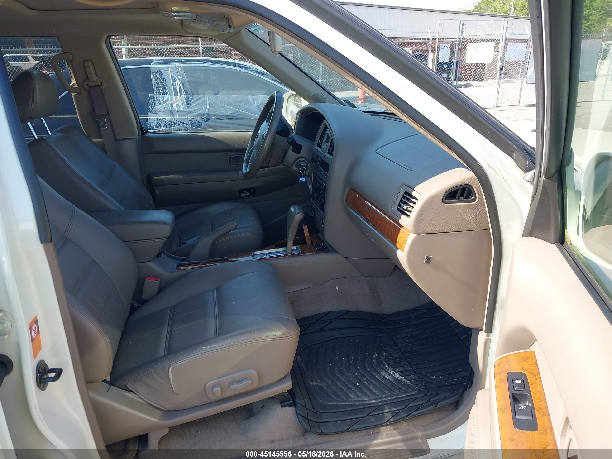 2003 Nissan Pathfinder Le White vin: JN8DR09Y23W838648