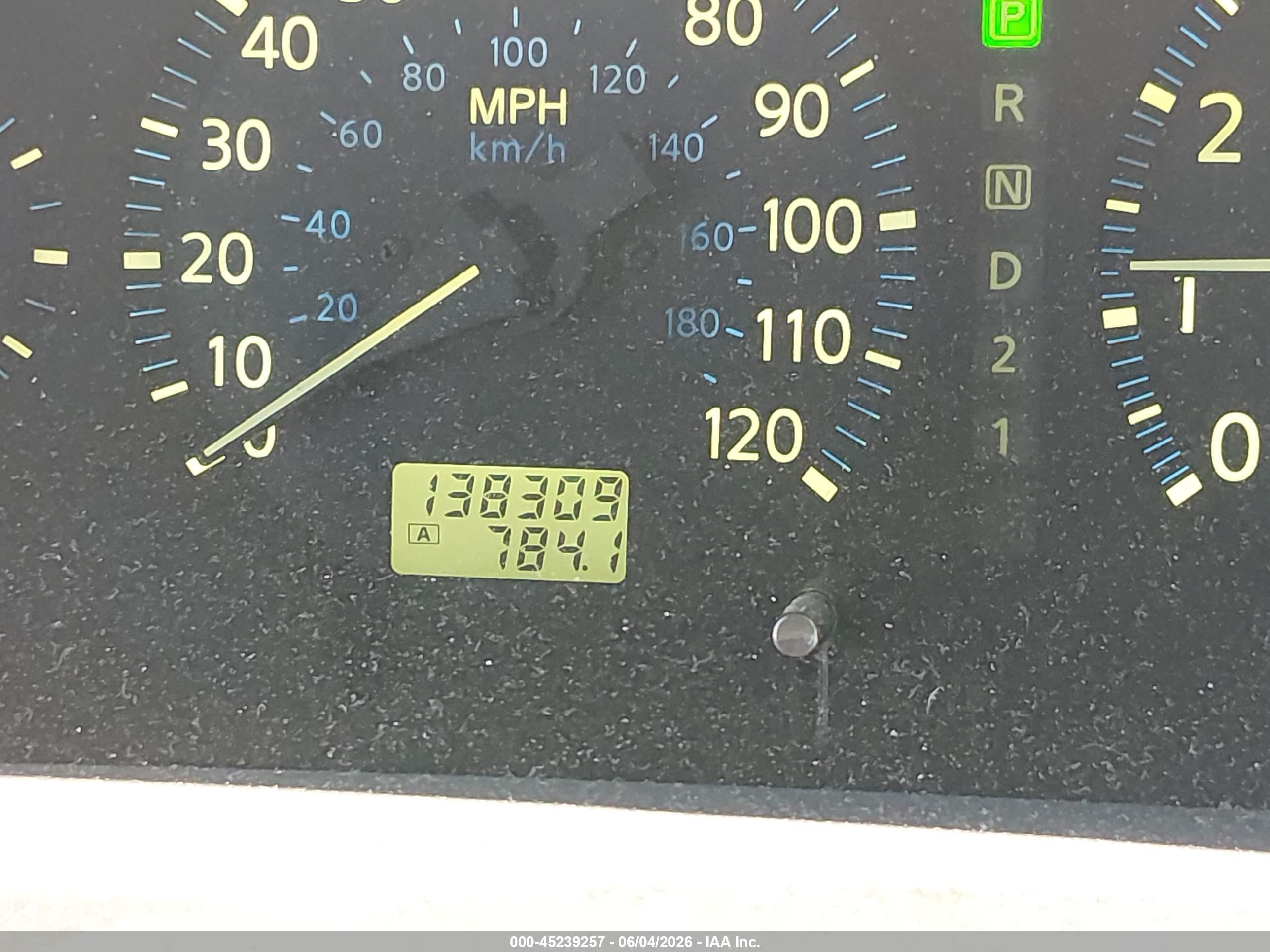 2004 Nissan Pathfinder Le Platinum White vin: JN8DR09Y24W900468