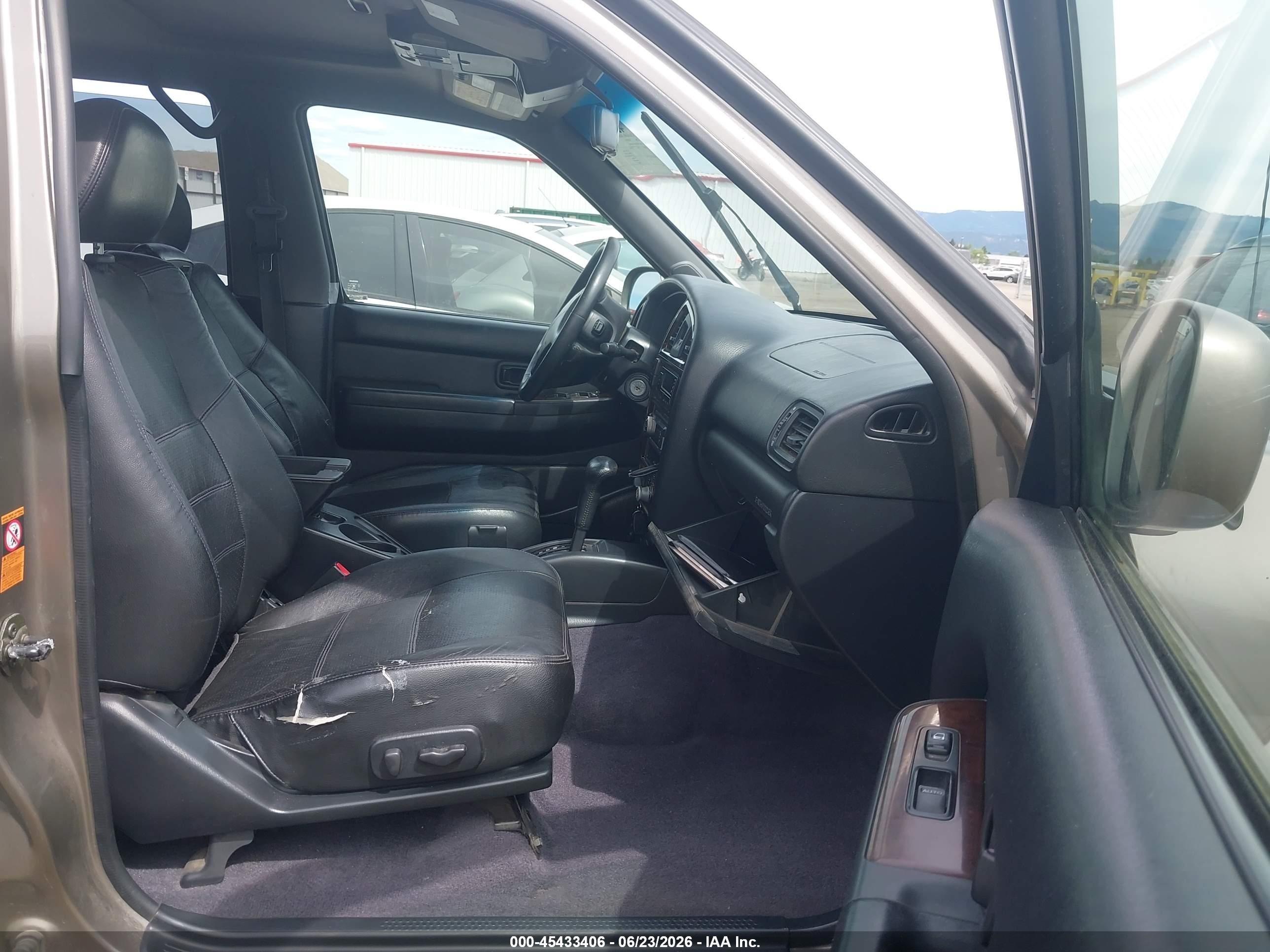 2001 Nissan Pathfinder Le Beige vin: JN8DR09Y31W605312