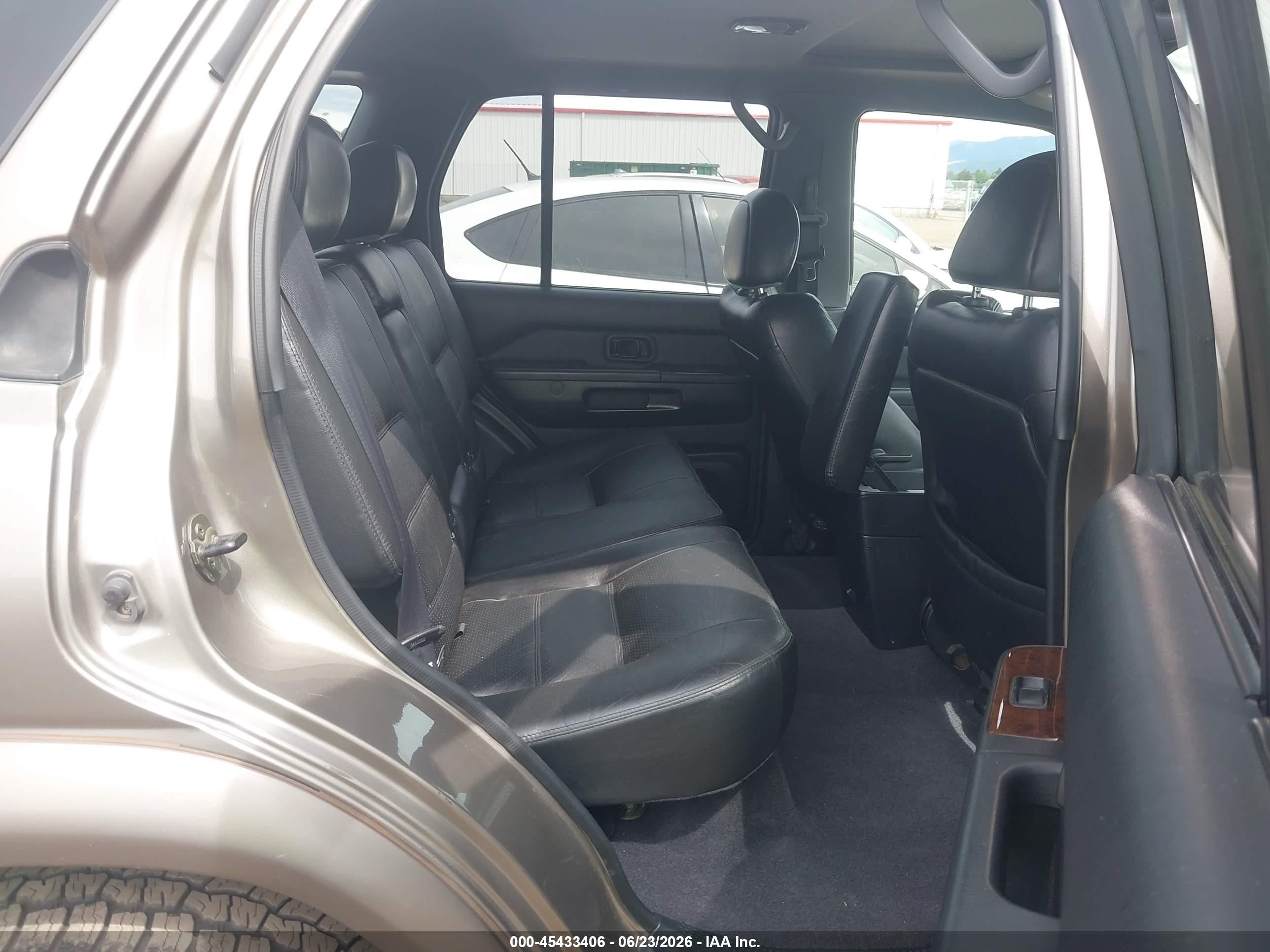 2001 Nissan Pathfinder Le Beige vin: JN8DR09Y31W605312
