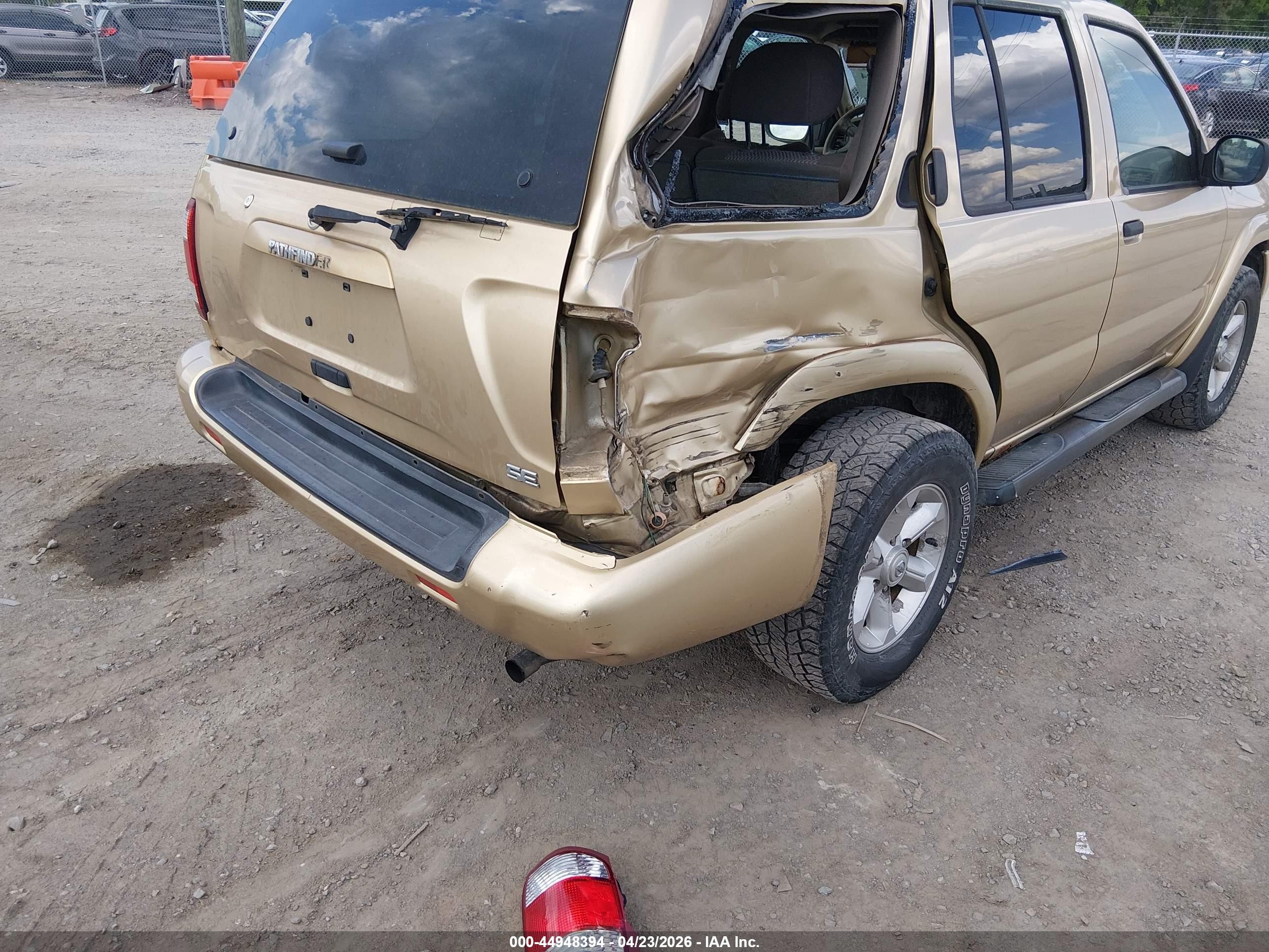 2004 Nissan Pathfinder Se Gold vin: JN8DR09Y54W910380