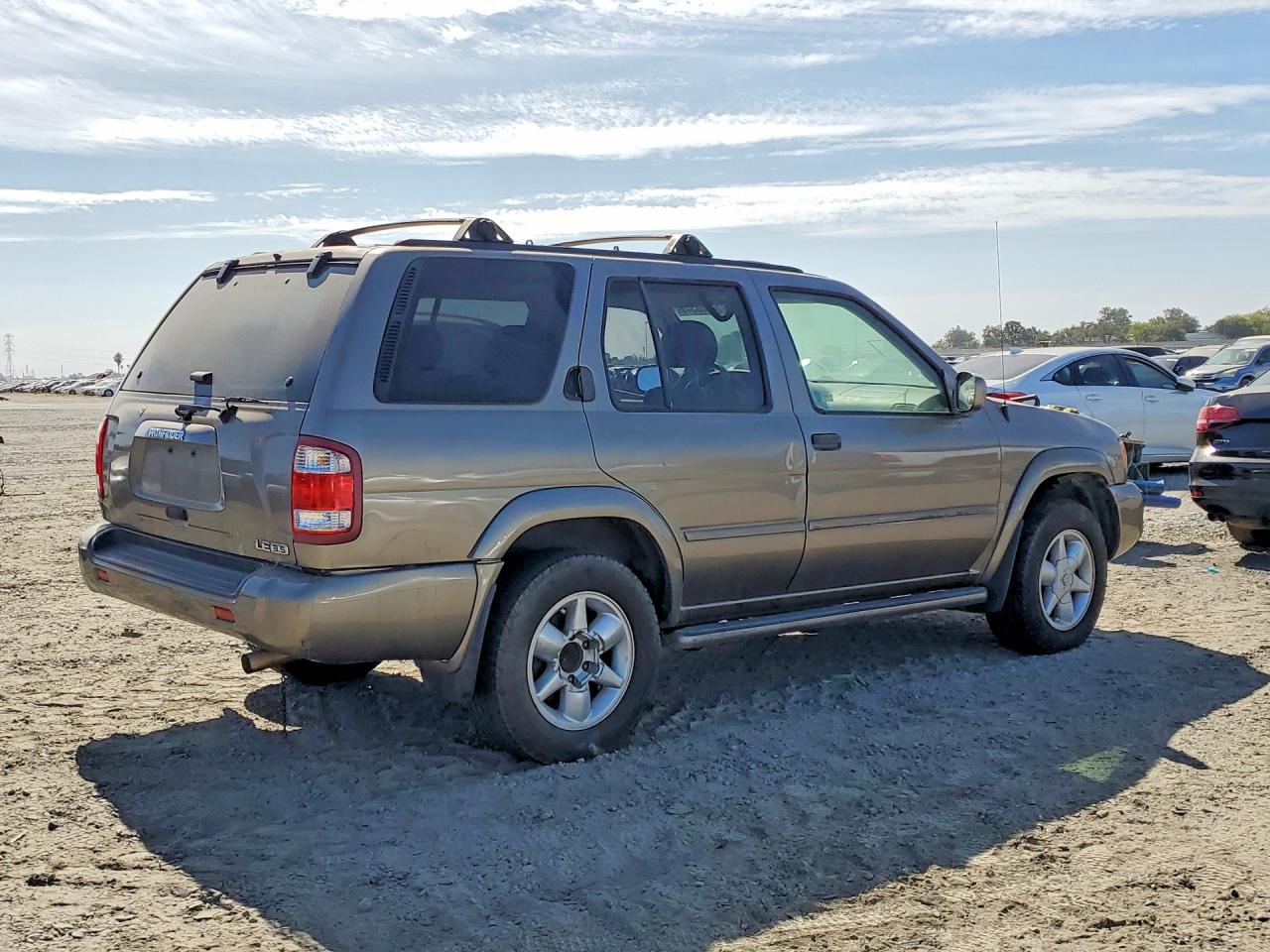 2001 Nissan Pathfinder Se Tan vin: JN8DR09Y71W591348