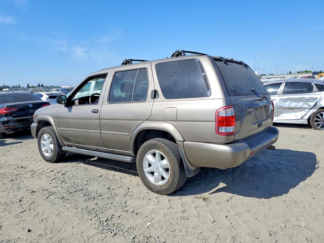 2001 Nissan Pathfinder Se Tan vin: JN8DR09Y71W591348