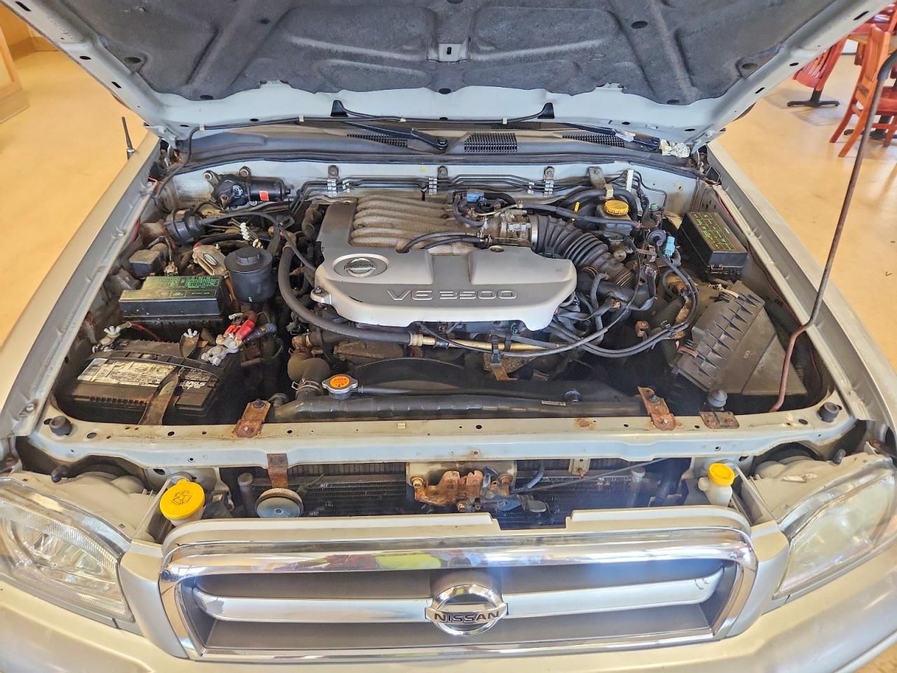 2002 Nissan Pathfinder Se Silver vin: JN8DR09Y82W738889
