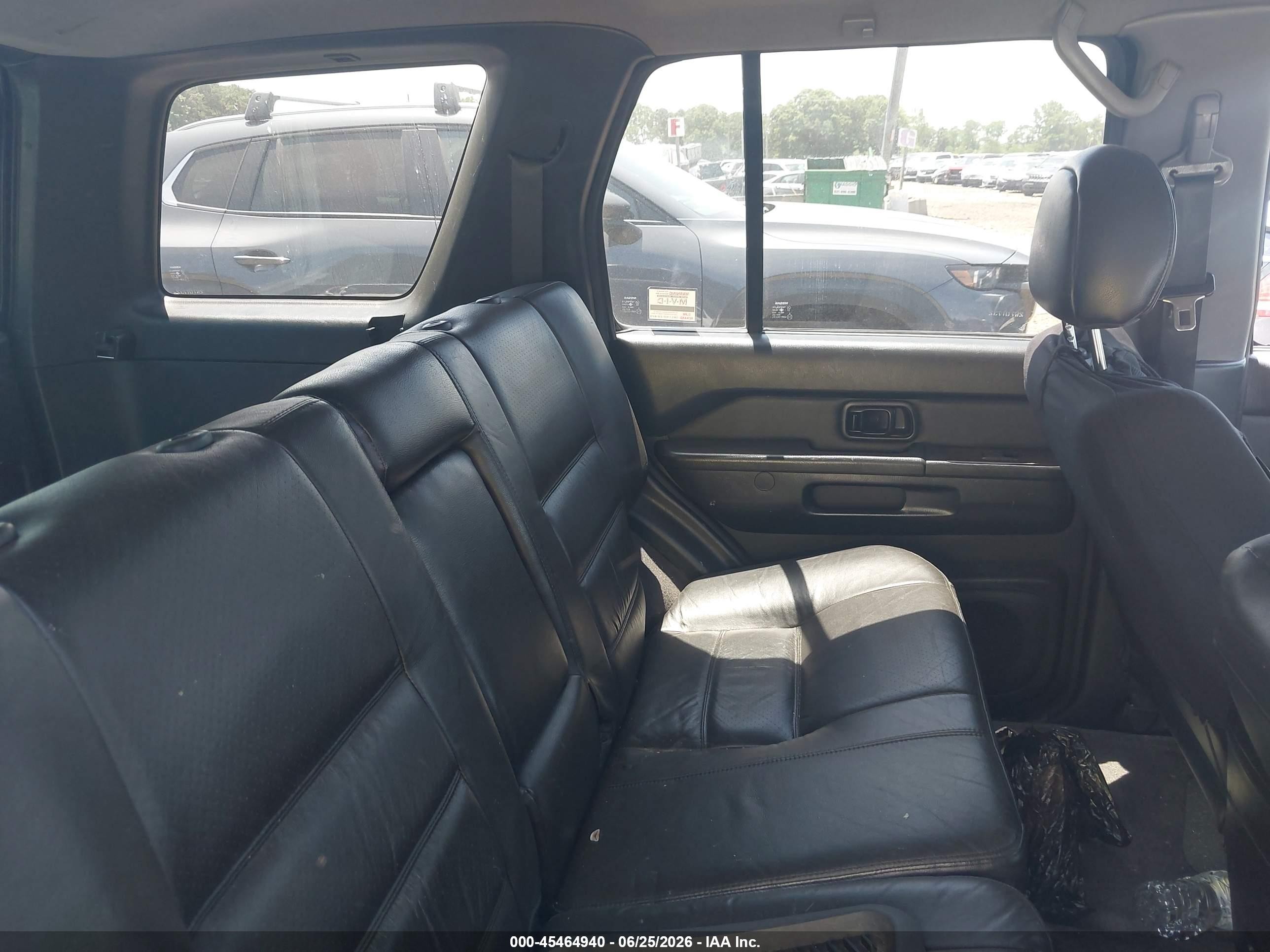 2002 Nissan Pathfinder Le Black vin: JN8DR09YX2W701732