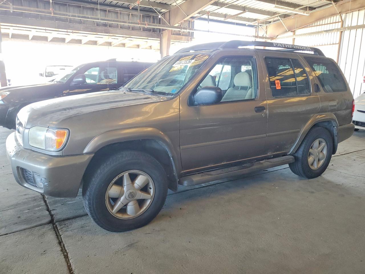 2002 Nissan Pathfinder Le/se Tan vin: JN8DR09YX2W743267